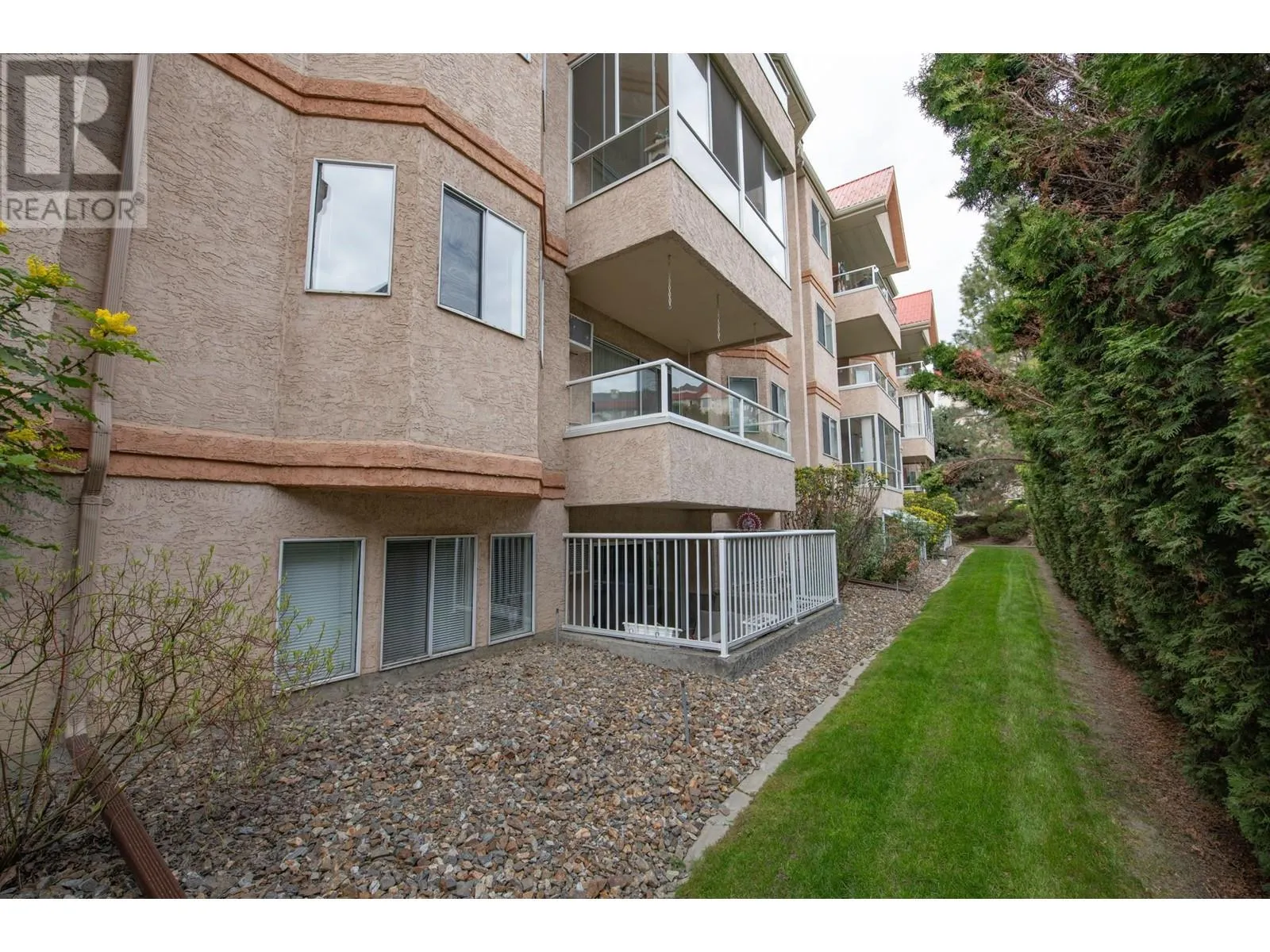 3609 30 Avenue Unit# 208