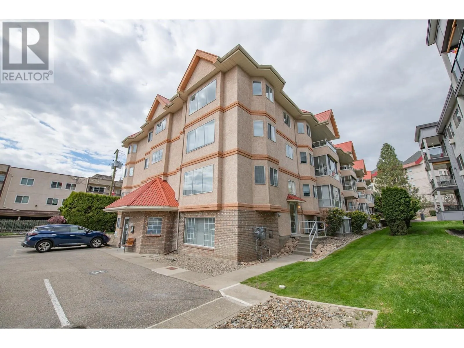 3609 30 Avenue Unit# 208