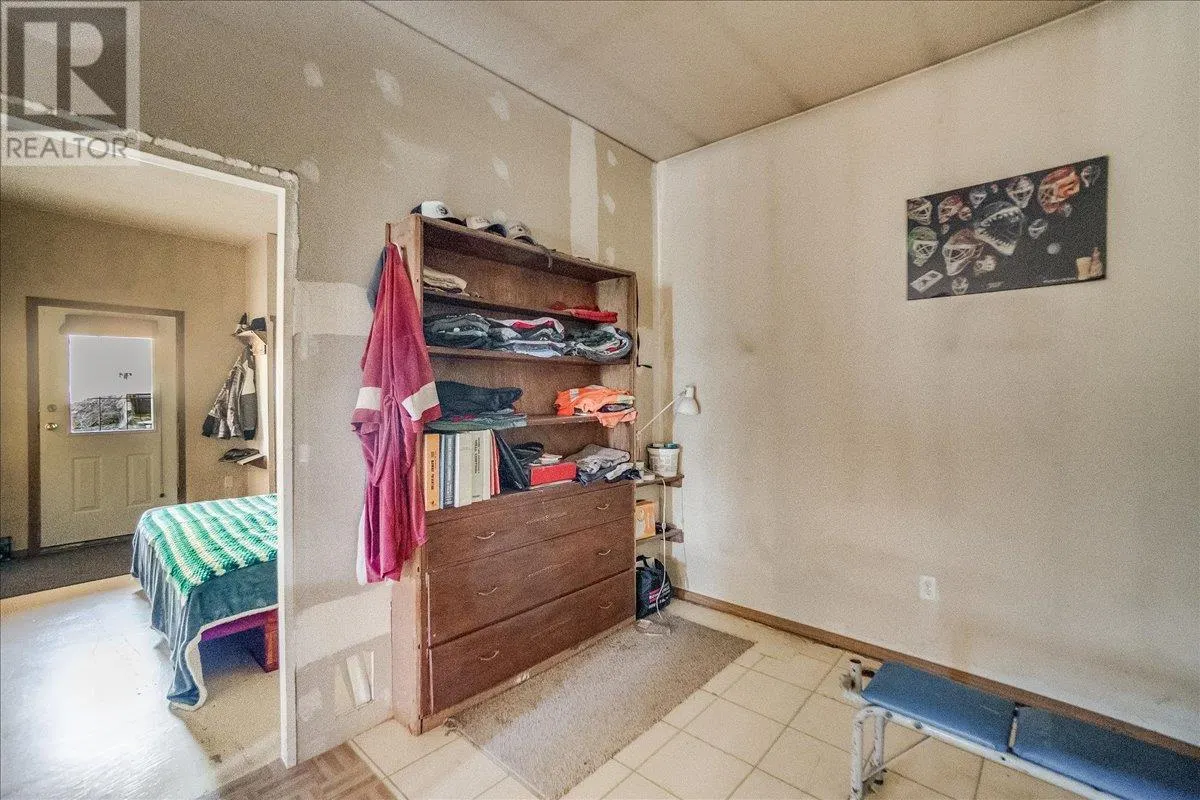 7465 Broadwater Road