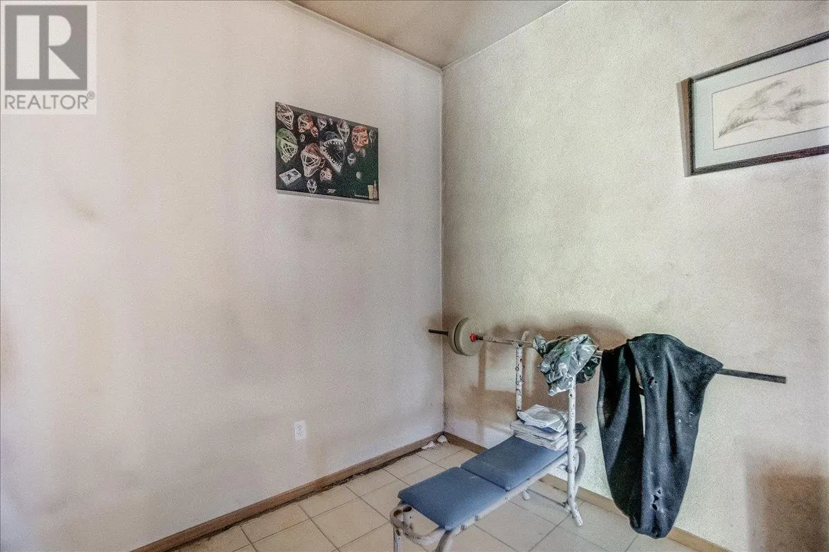 7465 Broadwater Road
