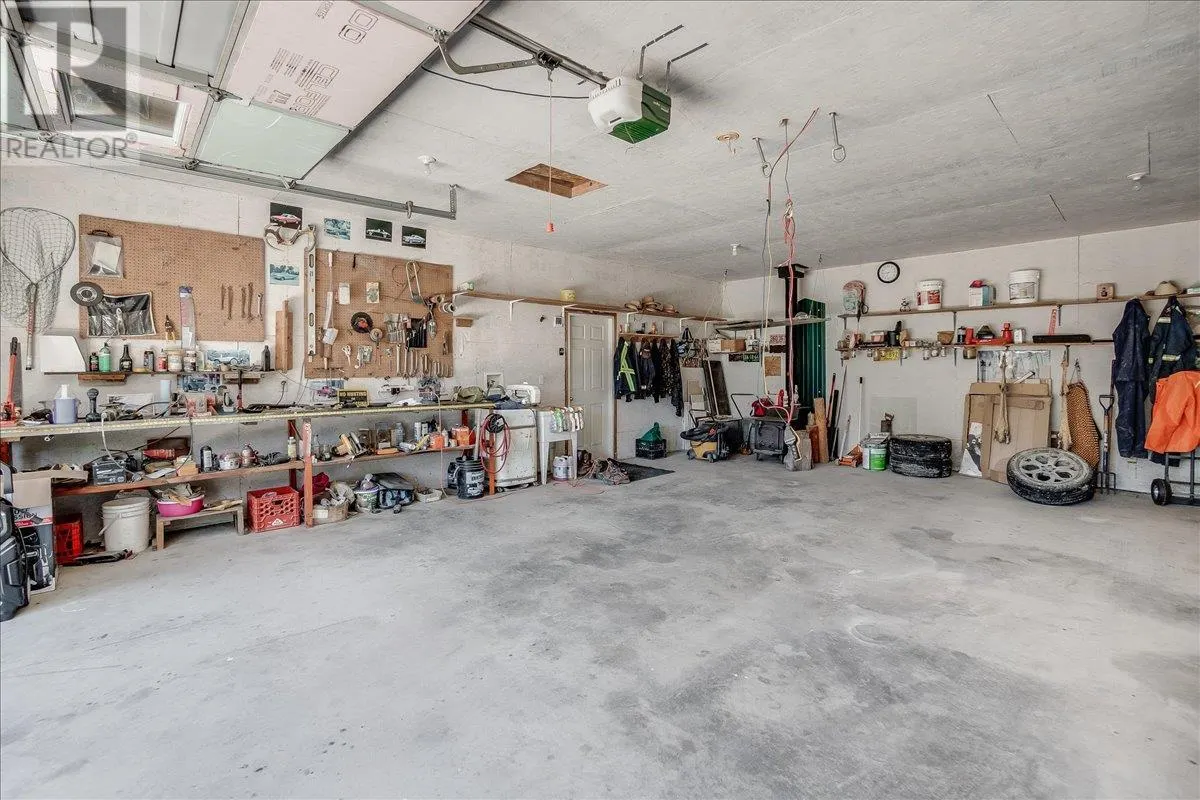 7465 Broadwater Road