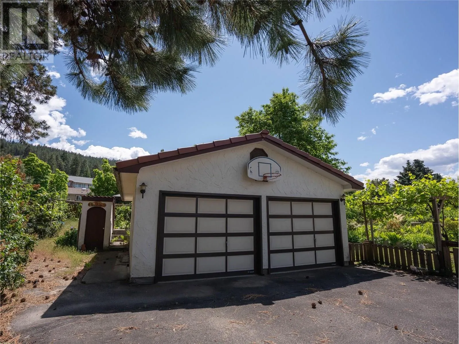 3030 Ponderosa Drive