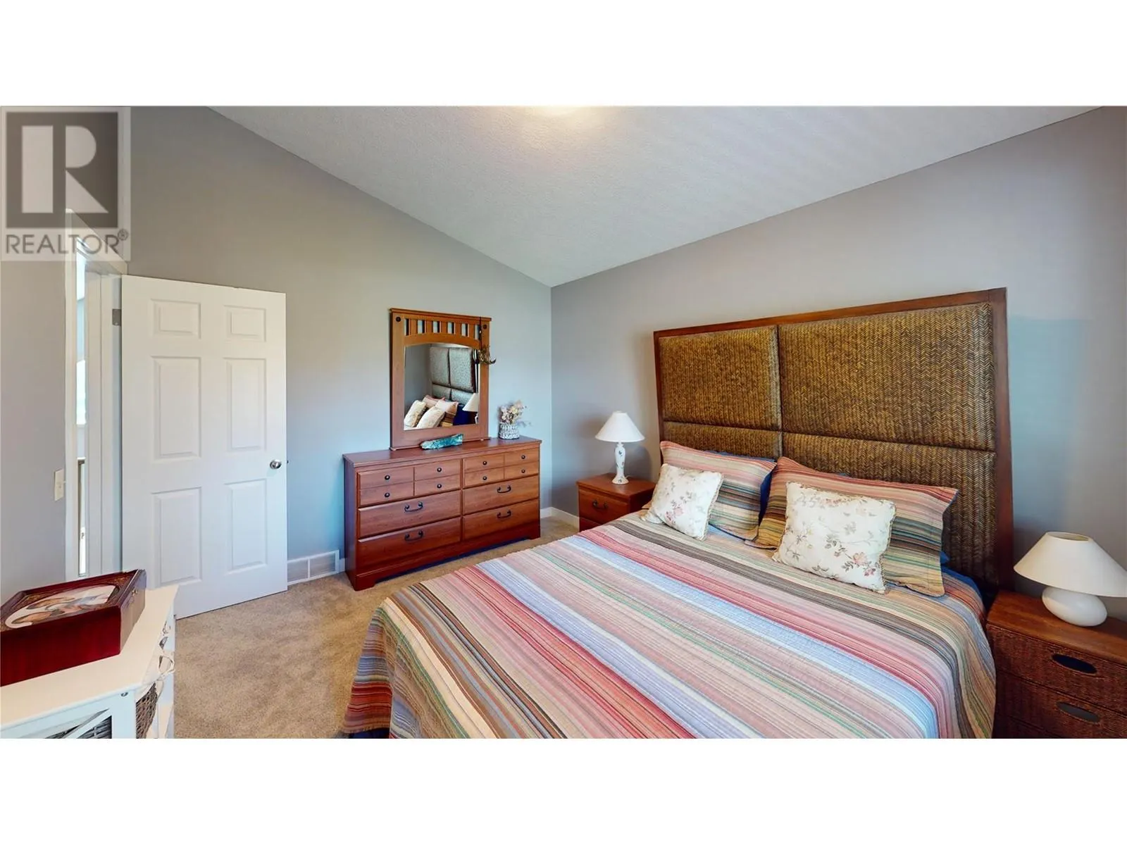 4868 RIVERVIEW Drive Unit# 8