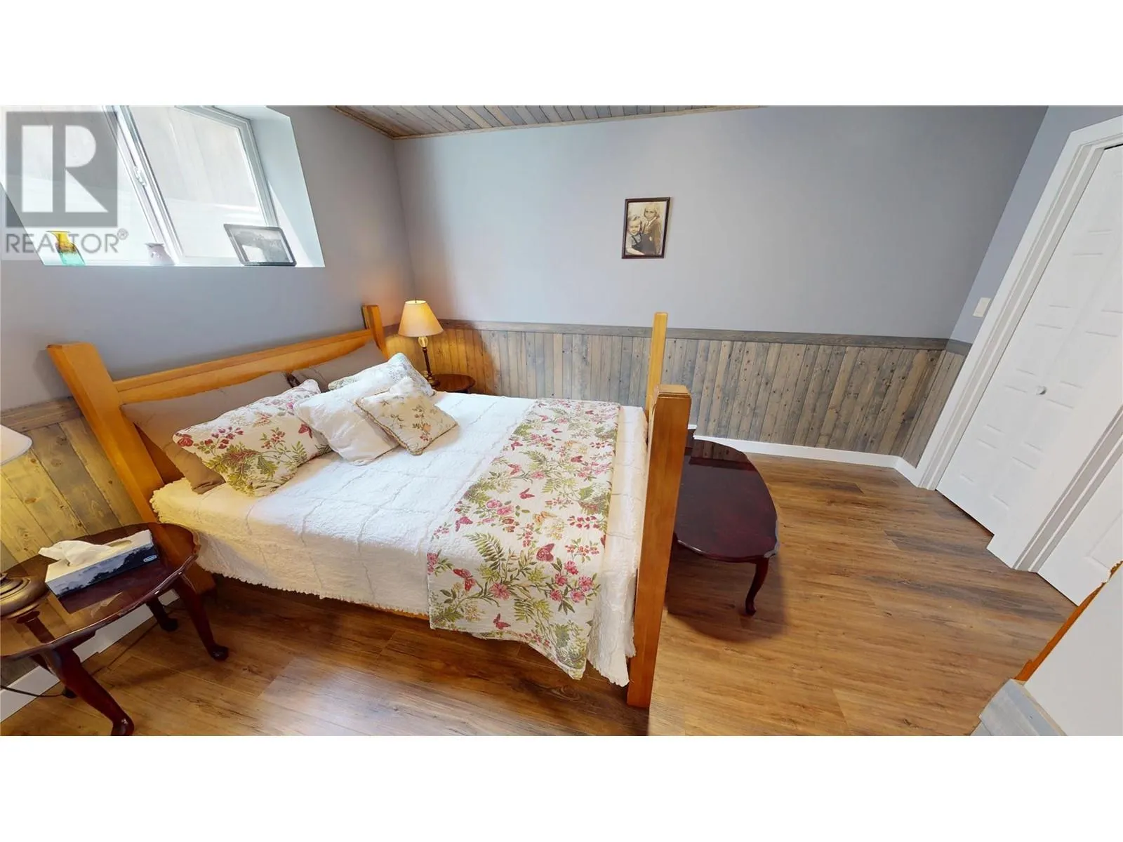 4868 RIVERVIEW Drive Unit# 8