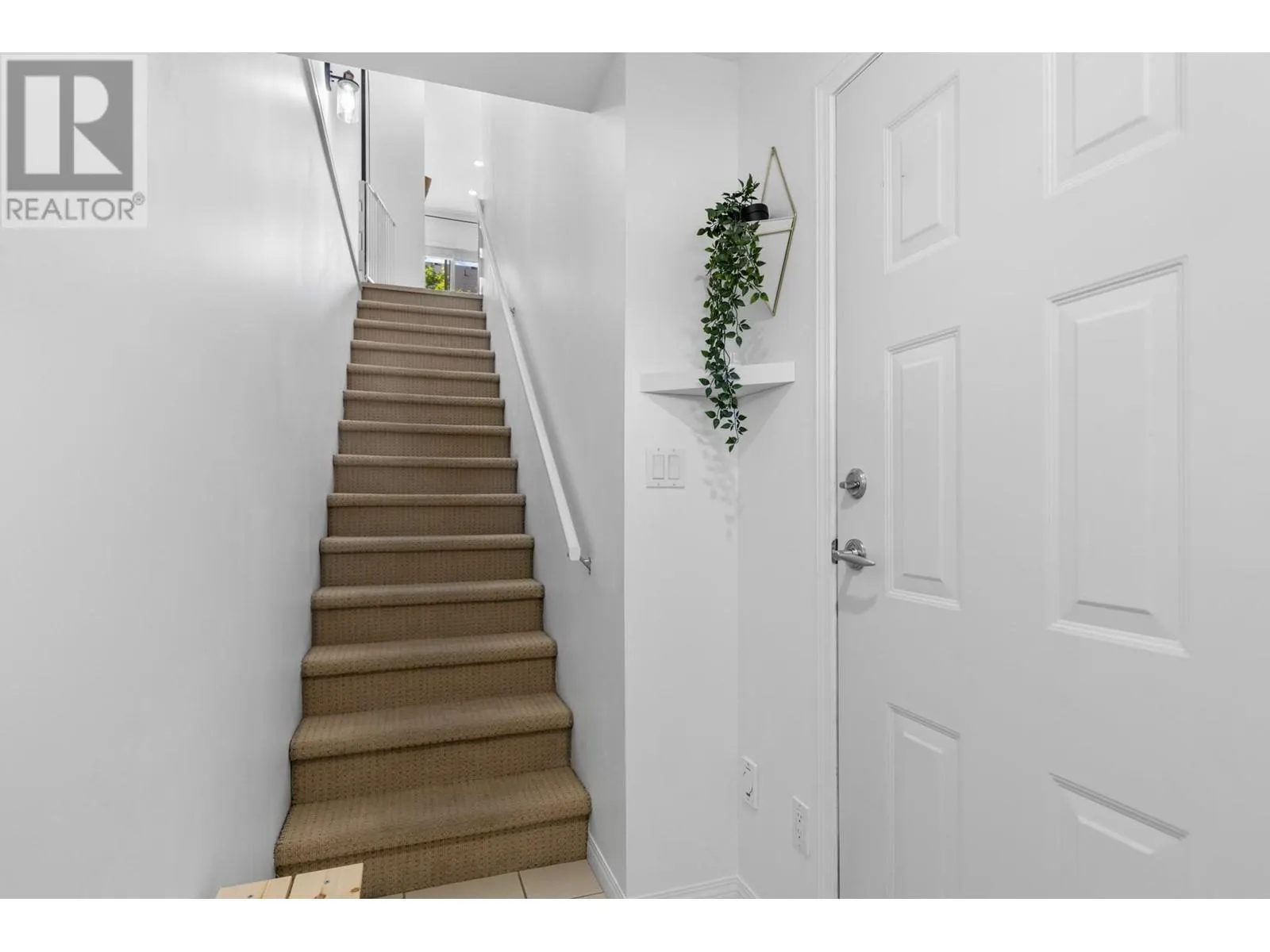 1853 Parkview Crescent Unit# 3