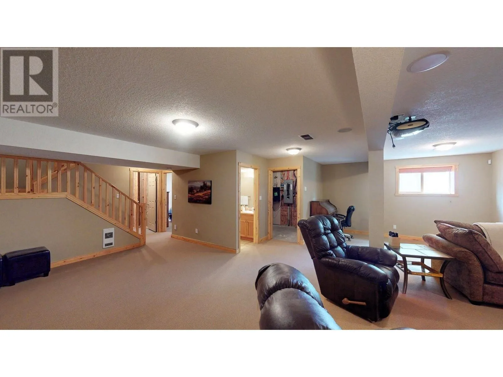 4886 Ridge Road