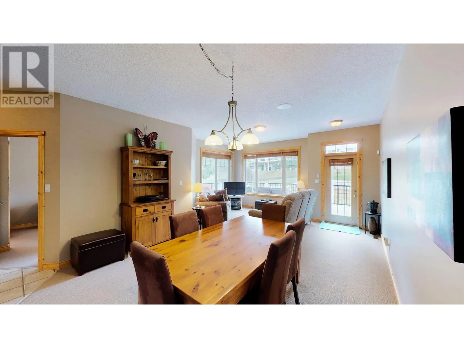 4886 Ridge Road