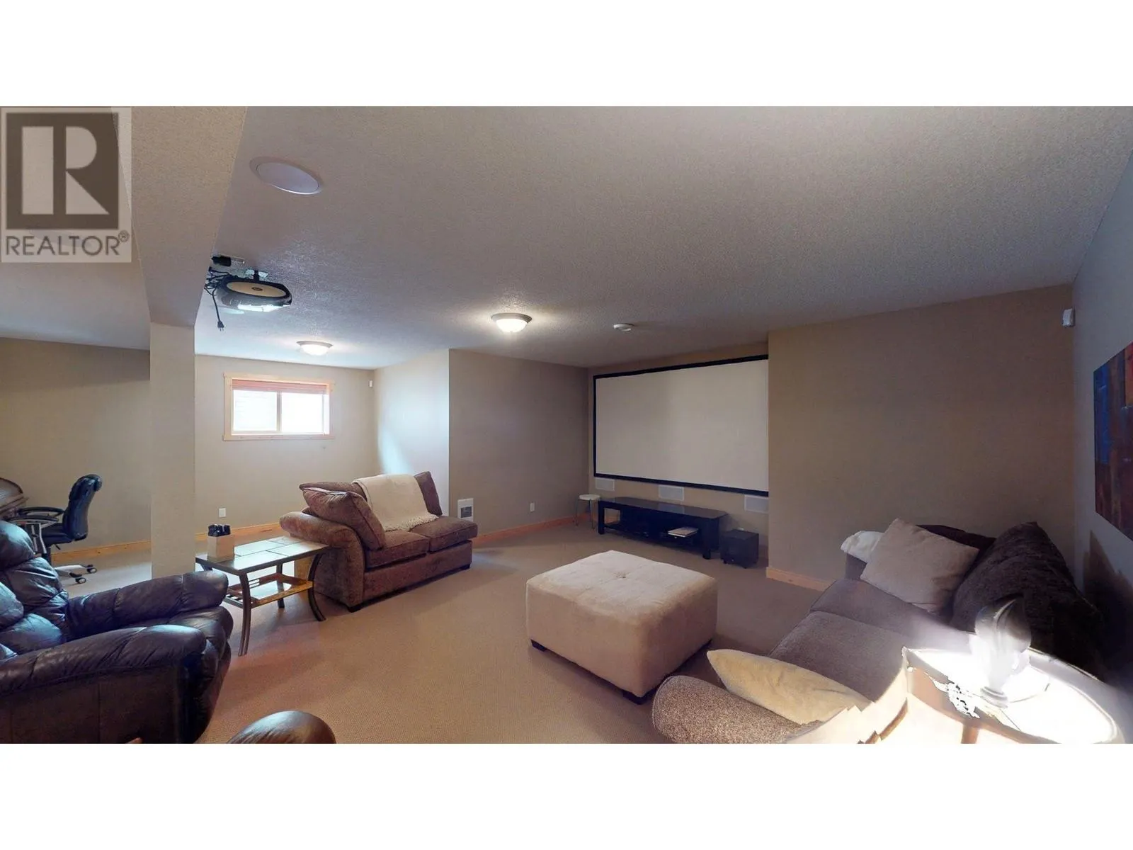 4886 Ridge Road