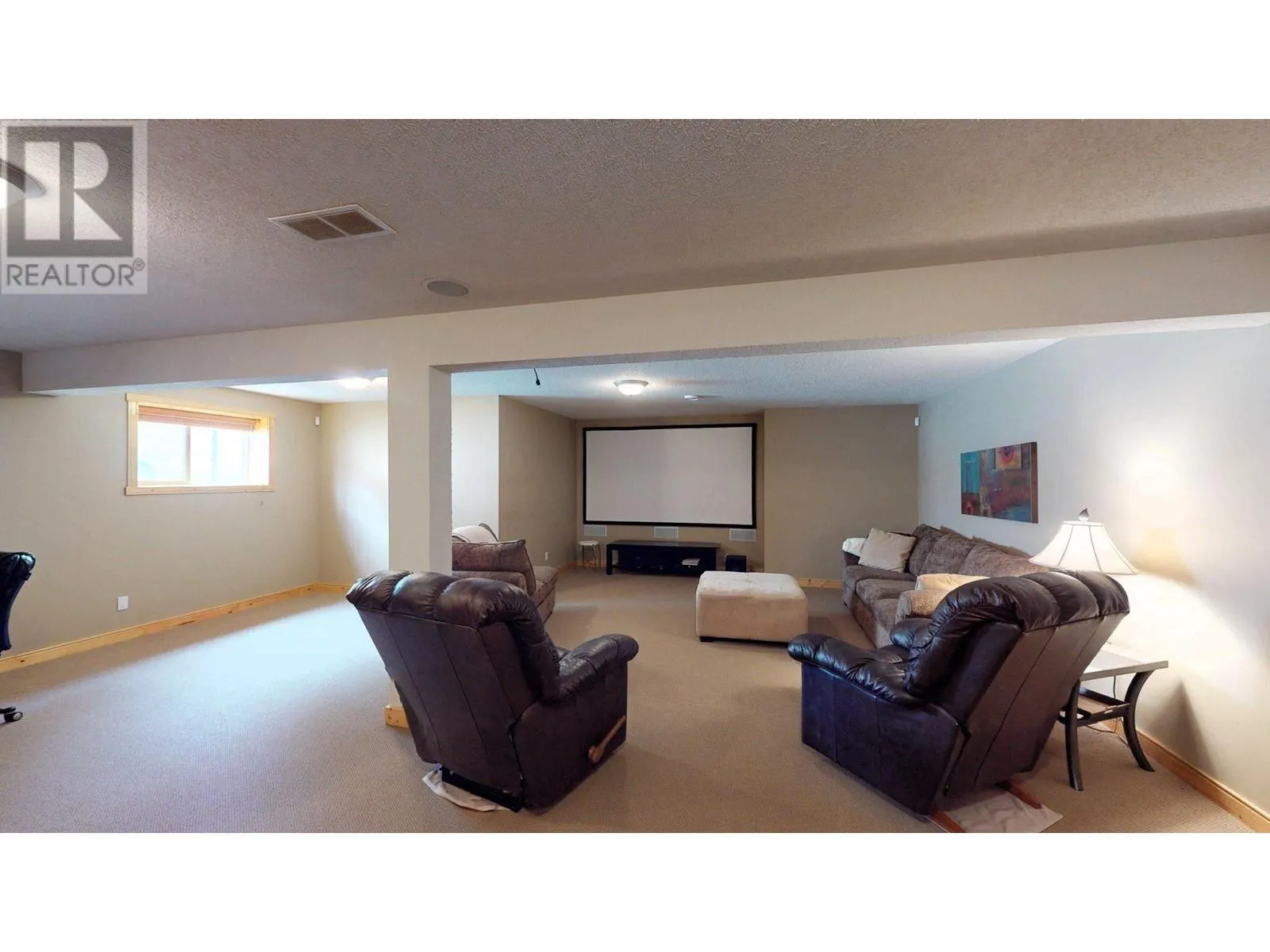 4886 Ridge Road