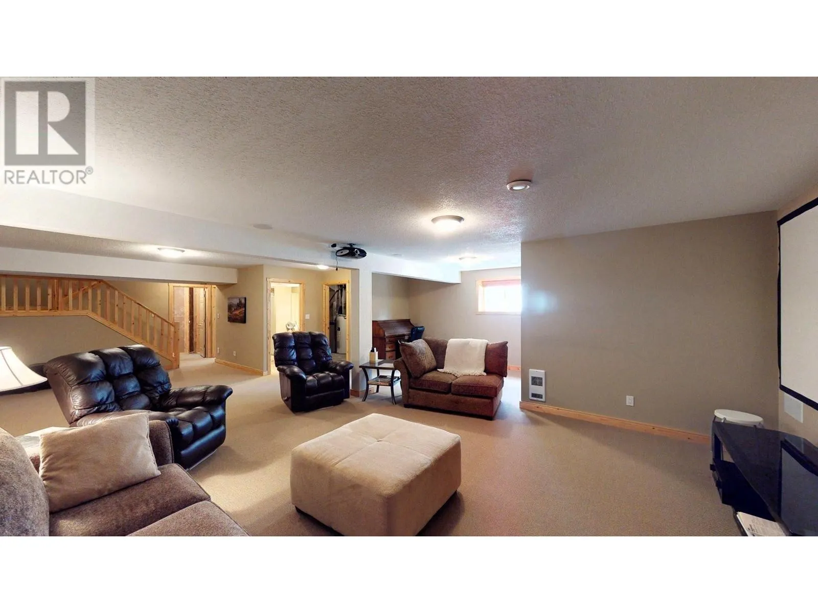 4886 Ridge Road