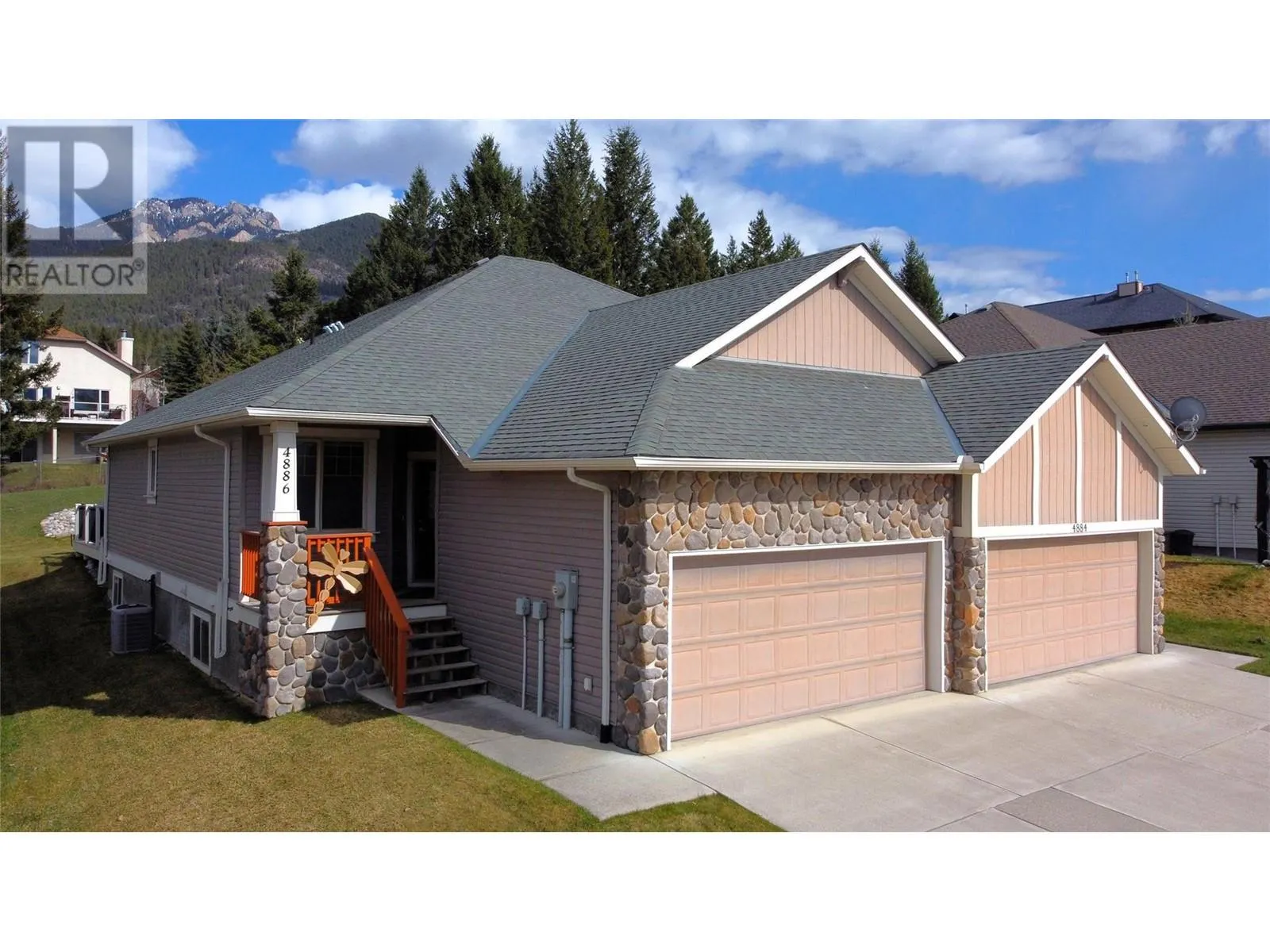 4886 Ridge Road