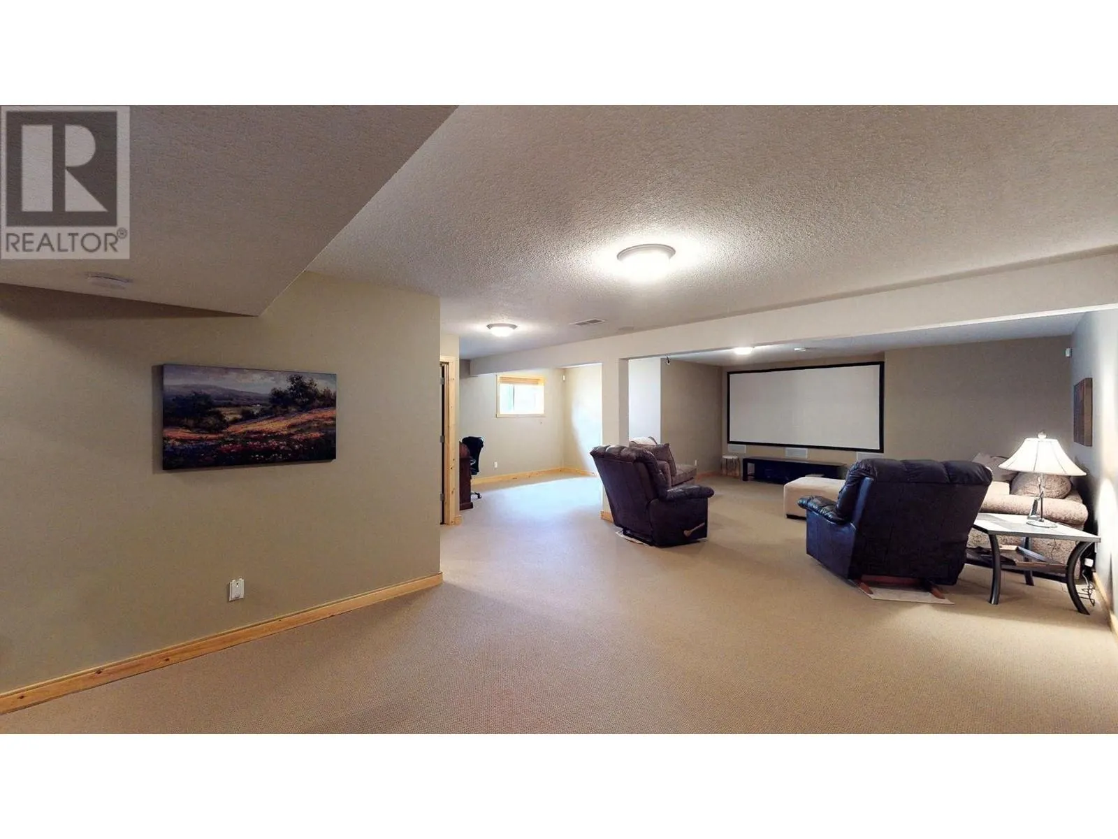 4886 Ridge Road