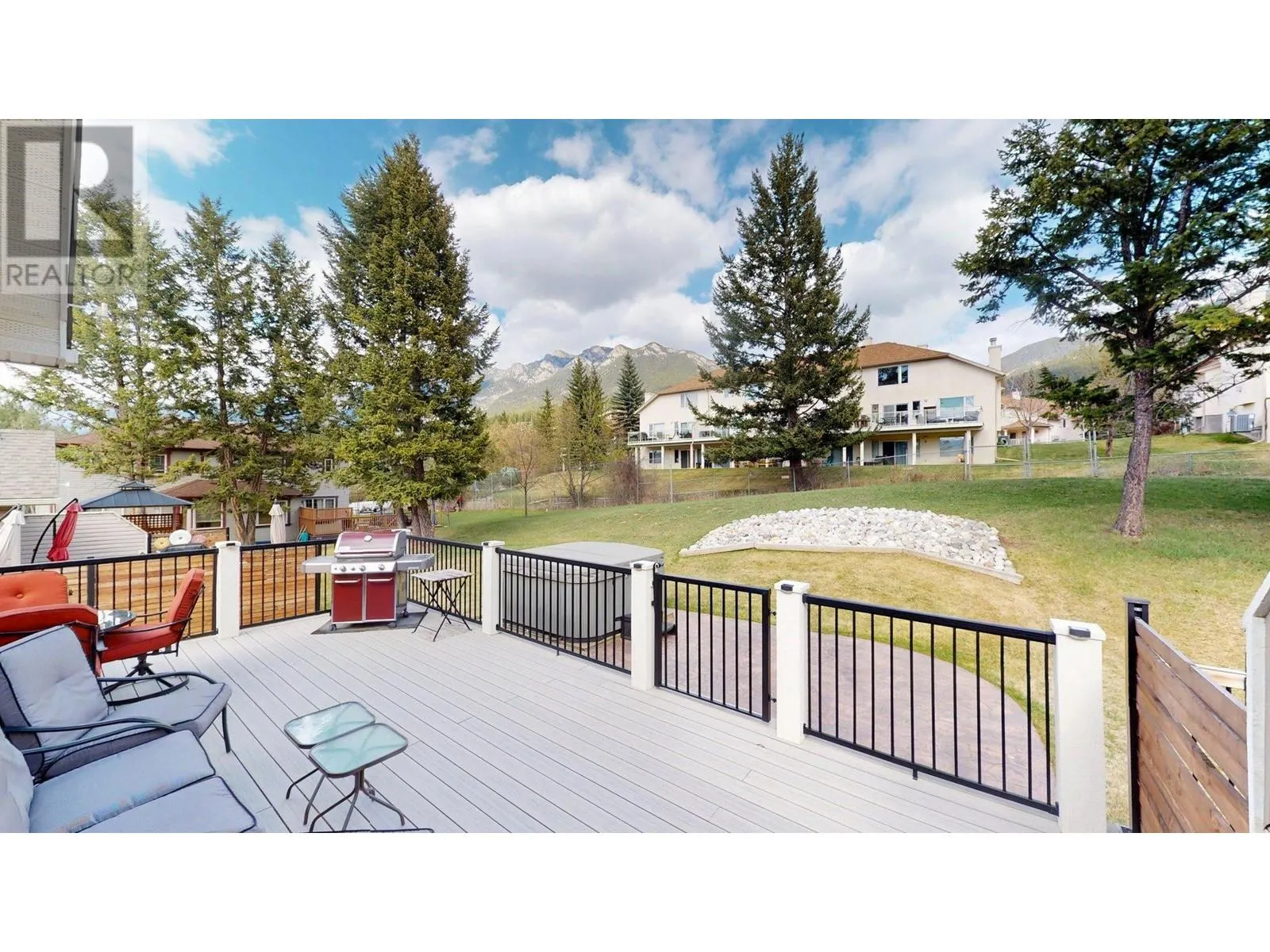 4886 Ridge Road