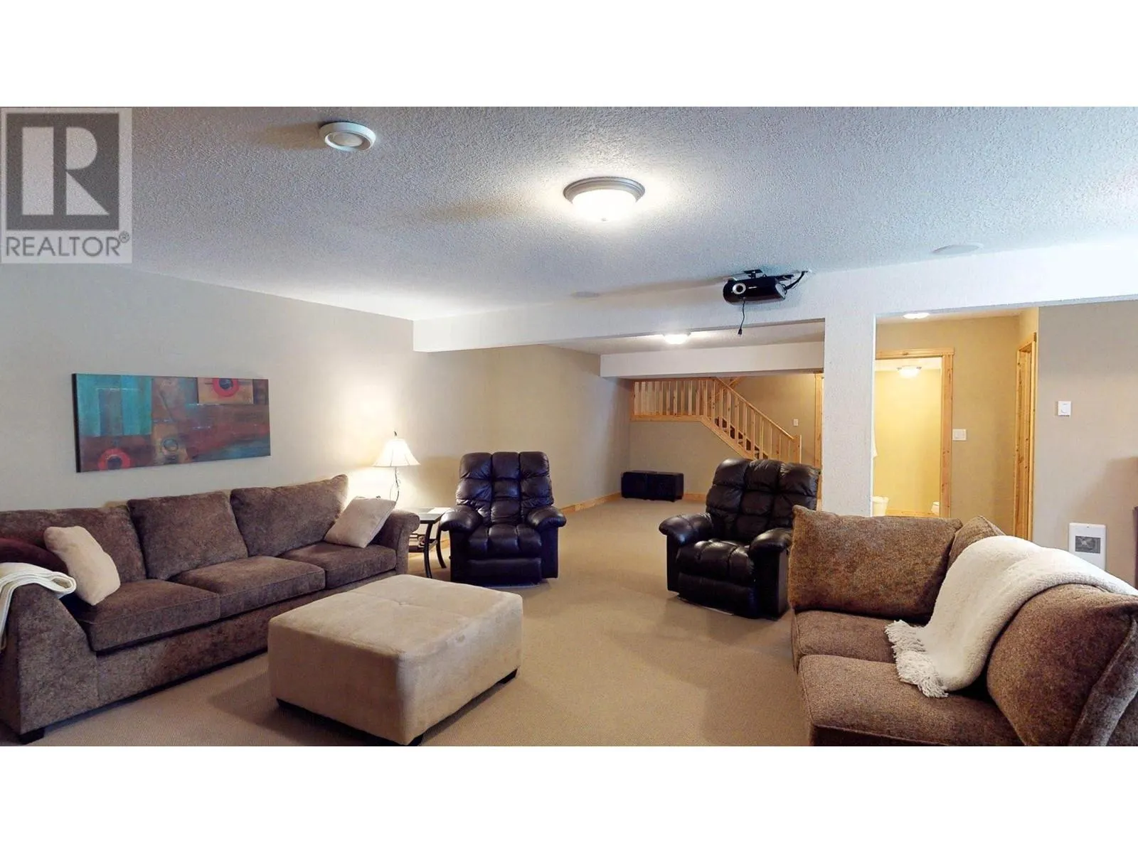 4886 Ridge Road