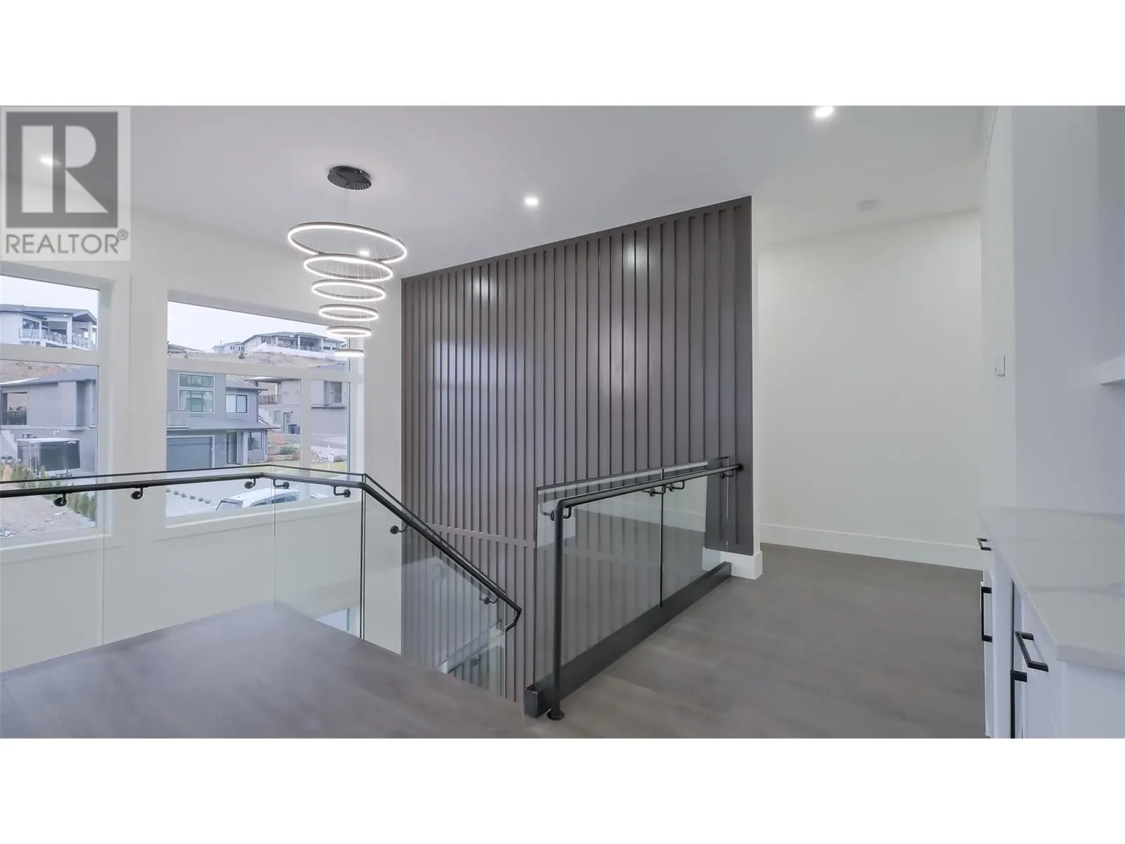 2798 Canyon Crest Drive