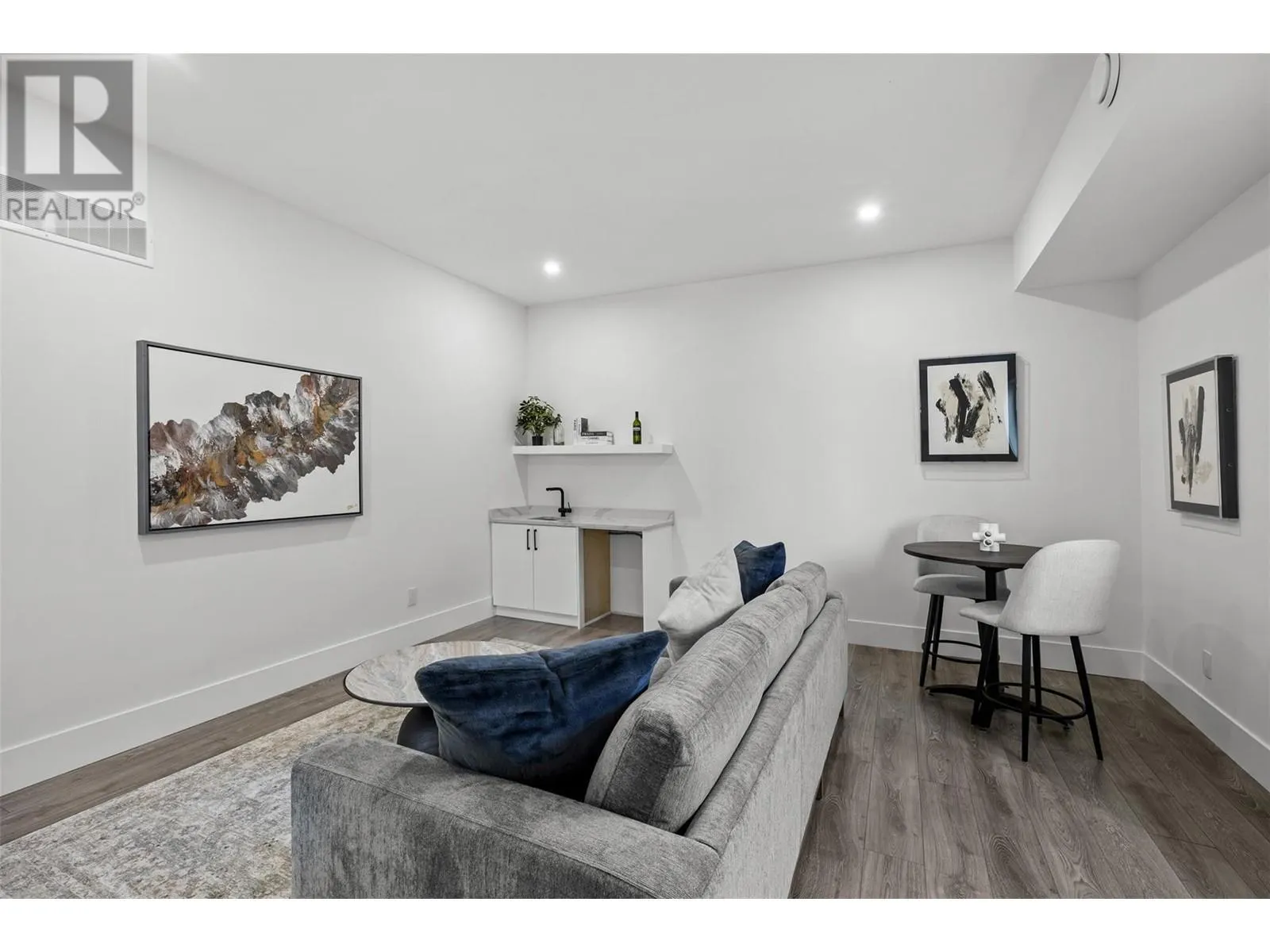 2798 Canyon Crest Drive
