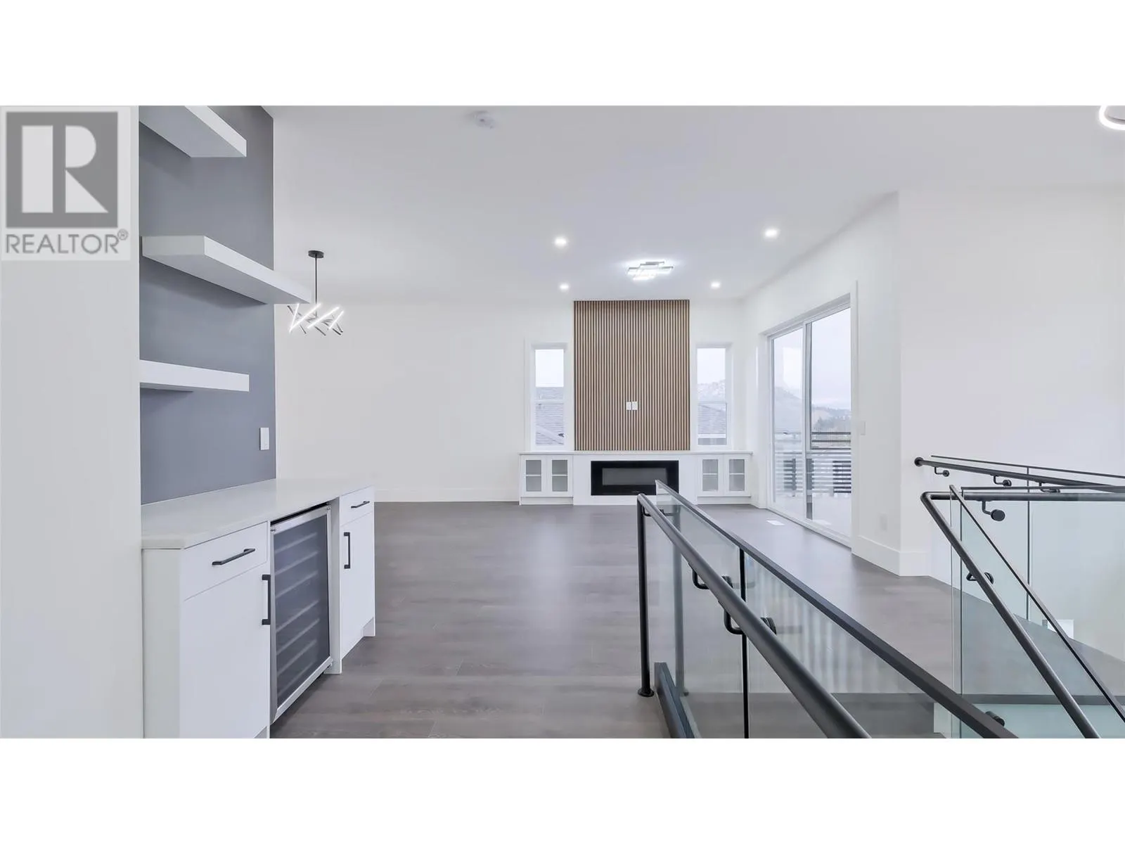 2798 Canyon Crest Drive