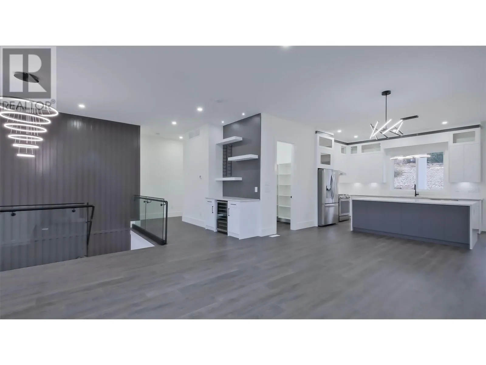 2798 Canyon Crest Drive