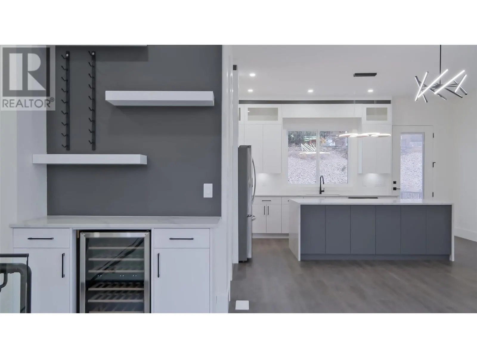 2798 Canyon Crest Drive