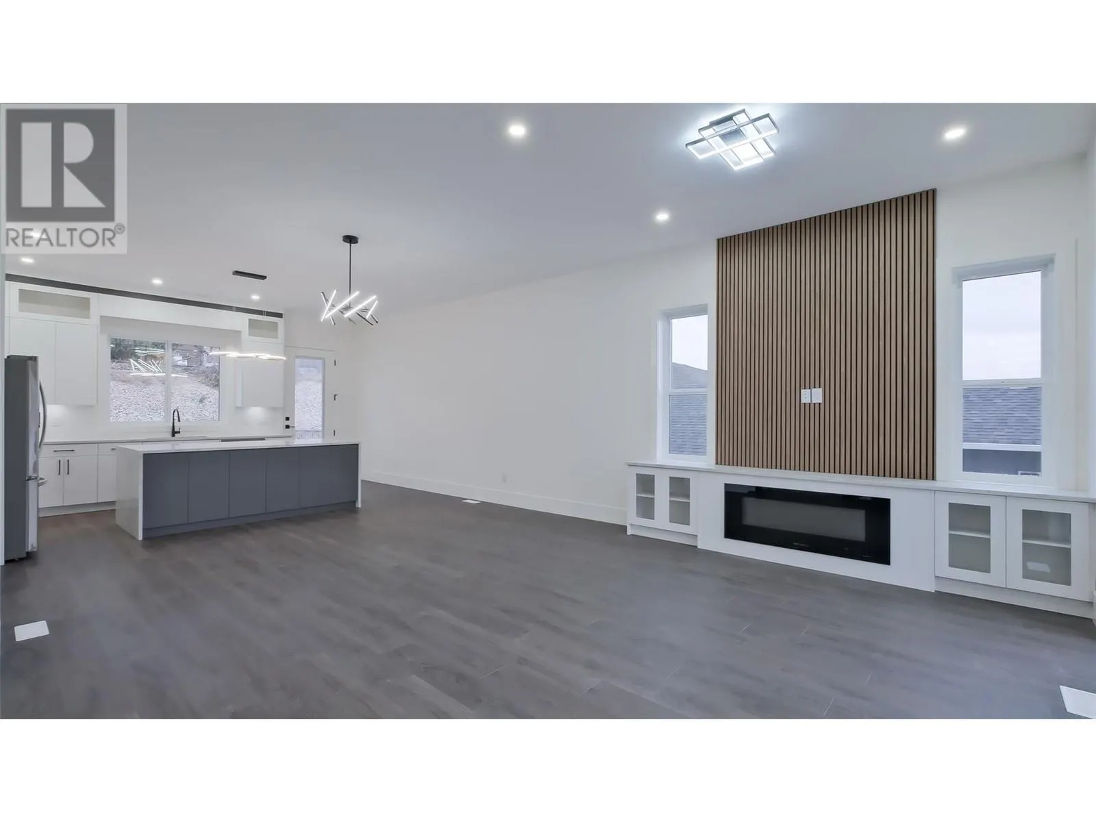 2798 Canyon Crest Drive