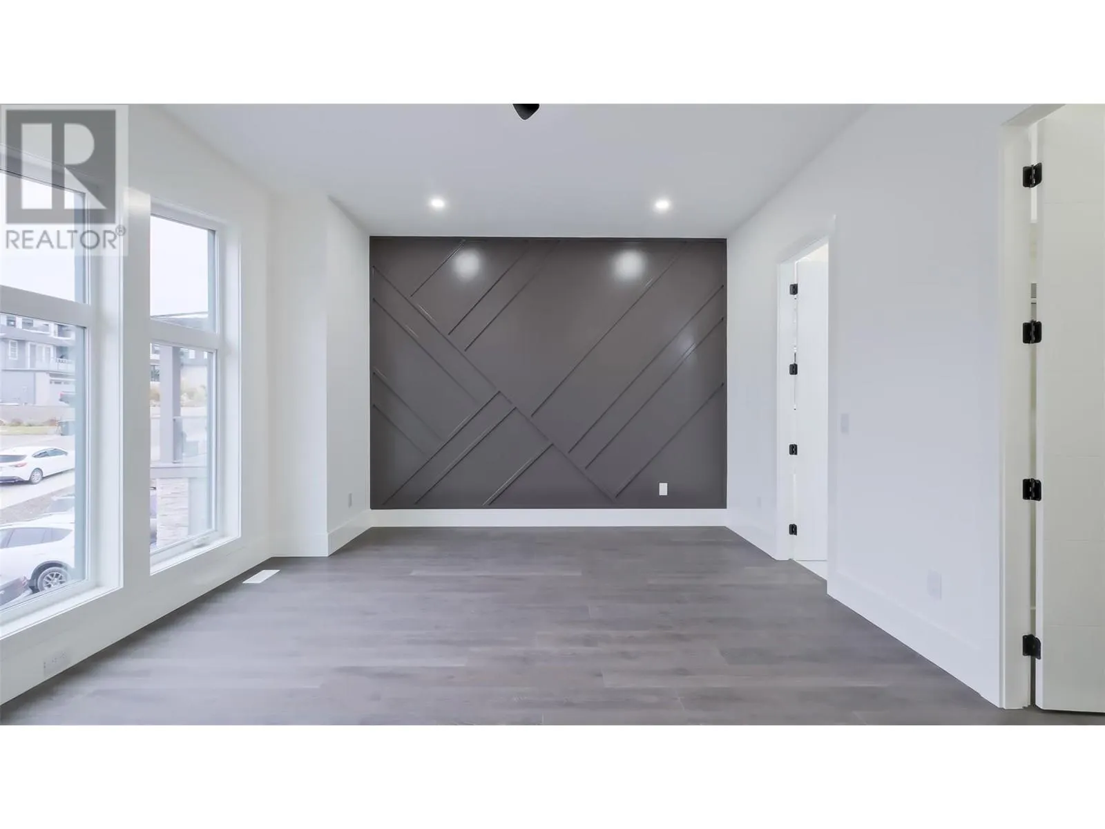 2798 Canyon Crest Drive