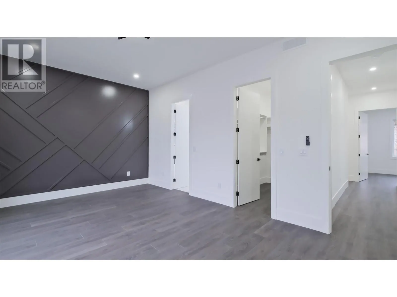 2798 Canyon Crest Drive