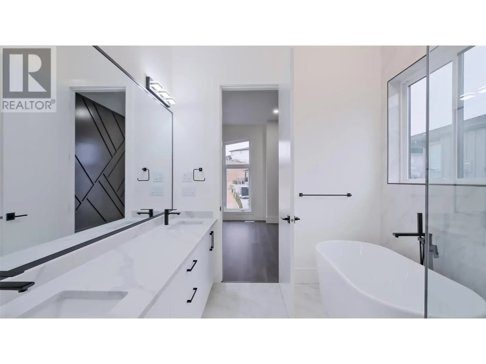 2798 Canyon Crest Drive