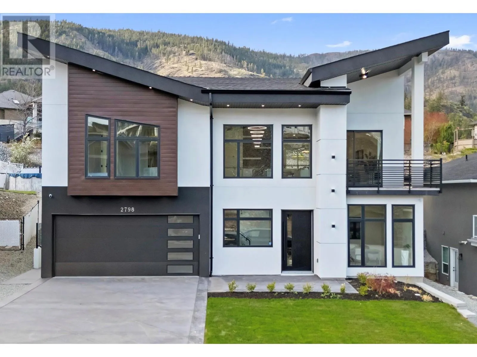 2798 Canyon Crest Drive