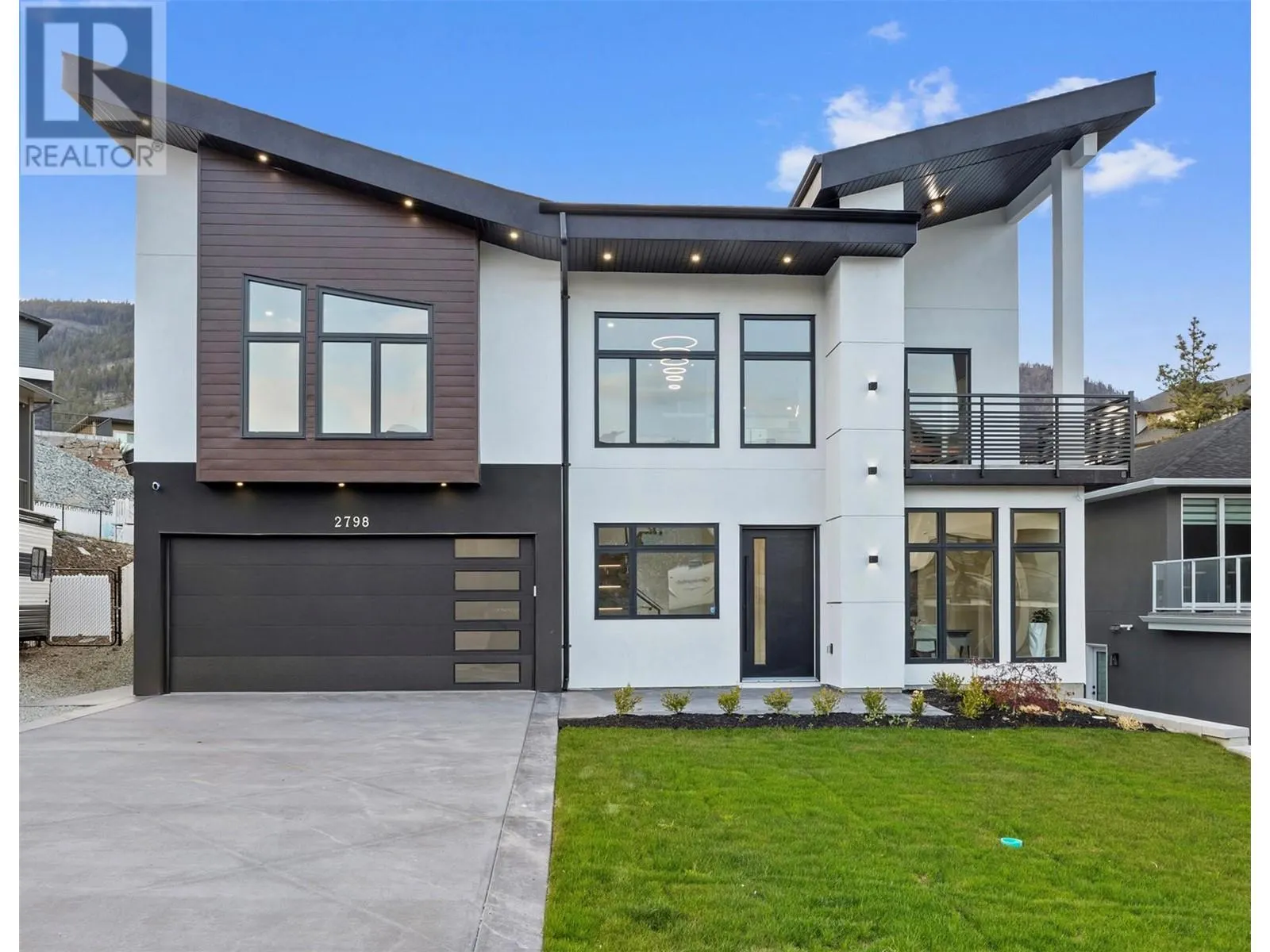 2798 Canyon Crest Drive