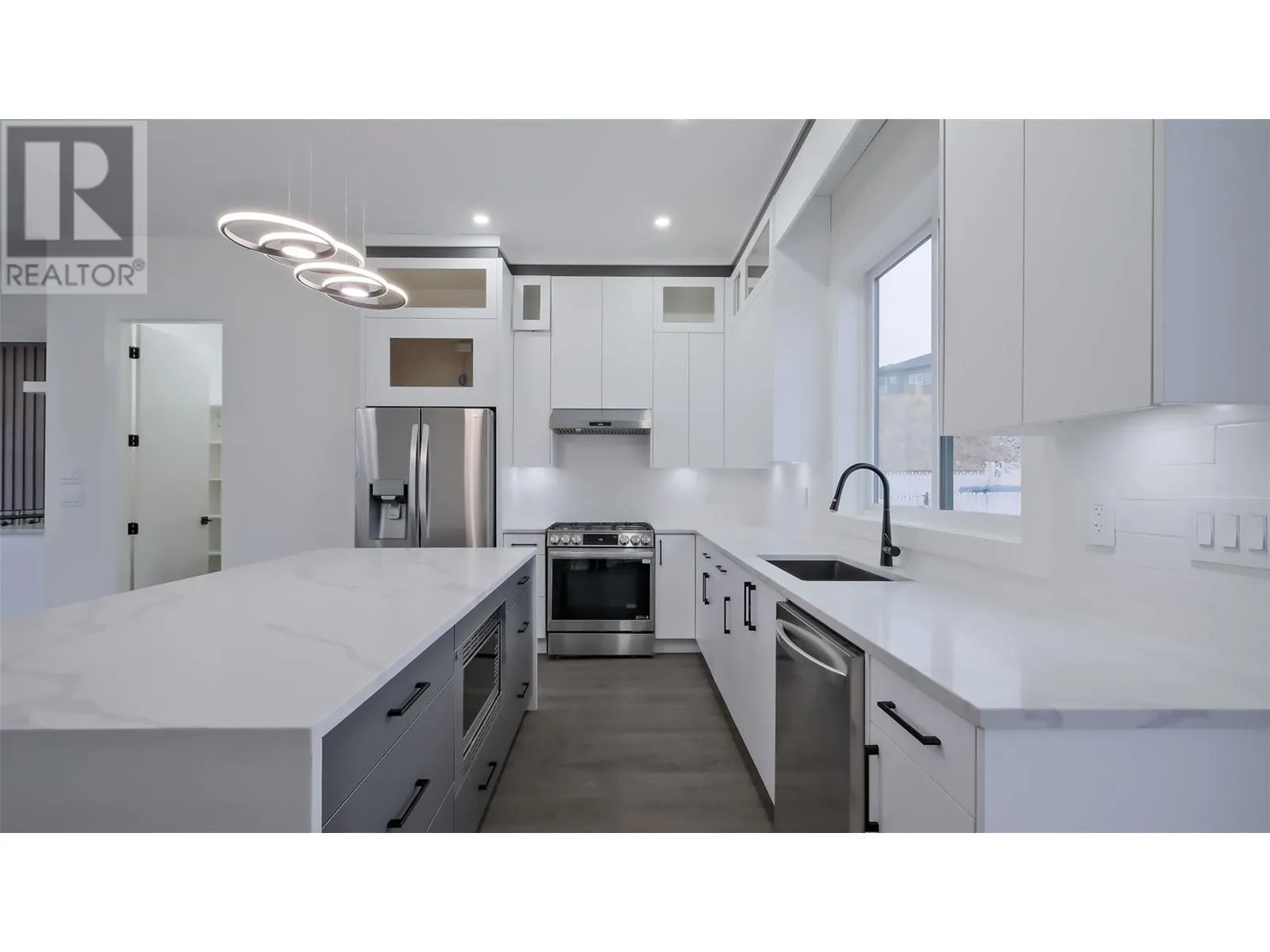 2798 Canyon Crest Drive
