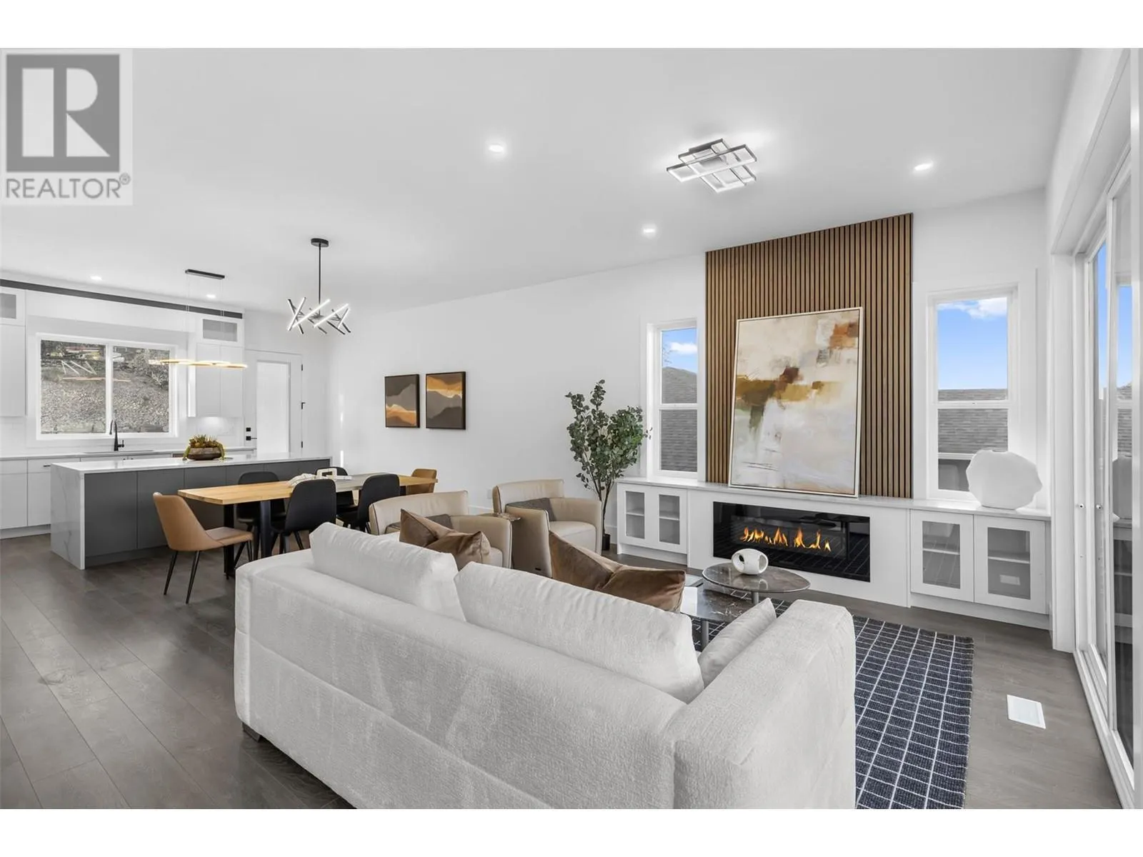 2798 Canyon Crest Drive