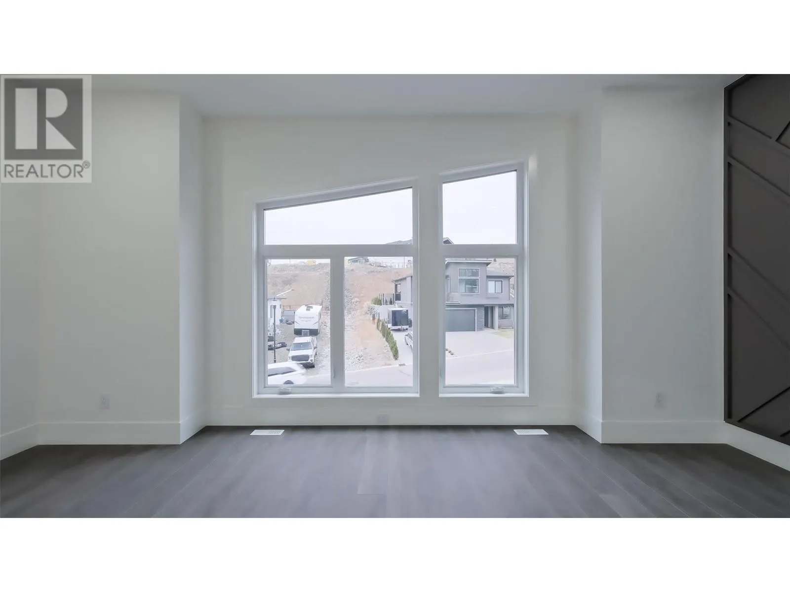 2798 Canyon Crest Drive