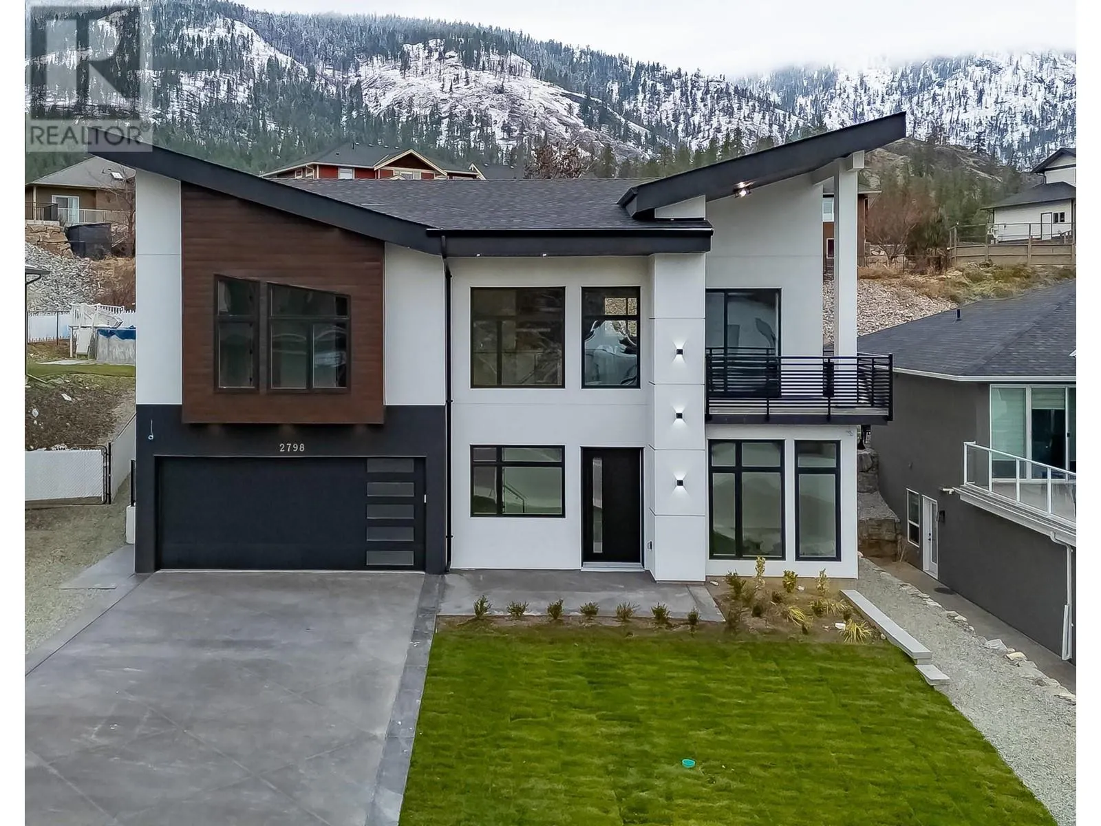 2798 Canyon Crest Drive
