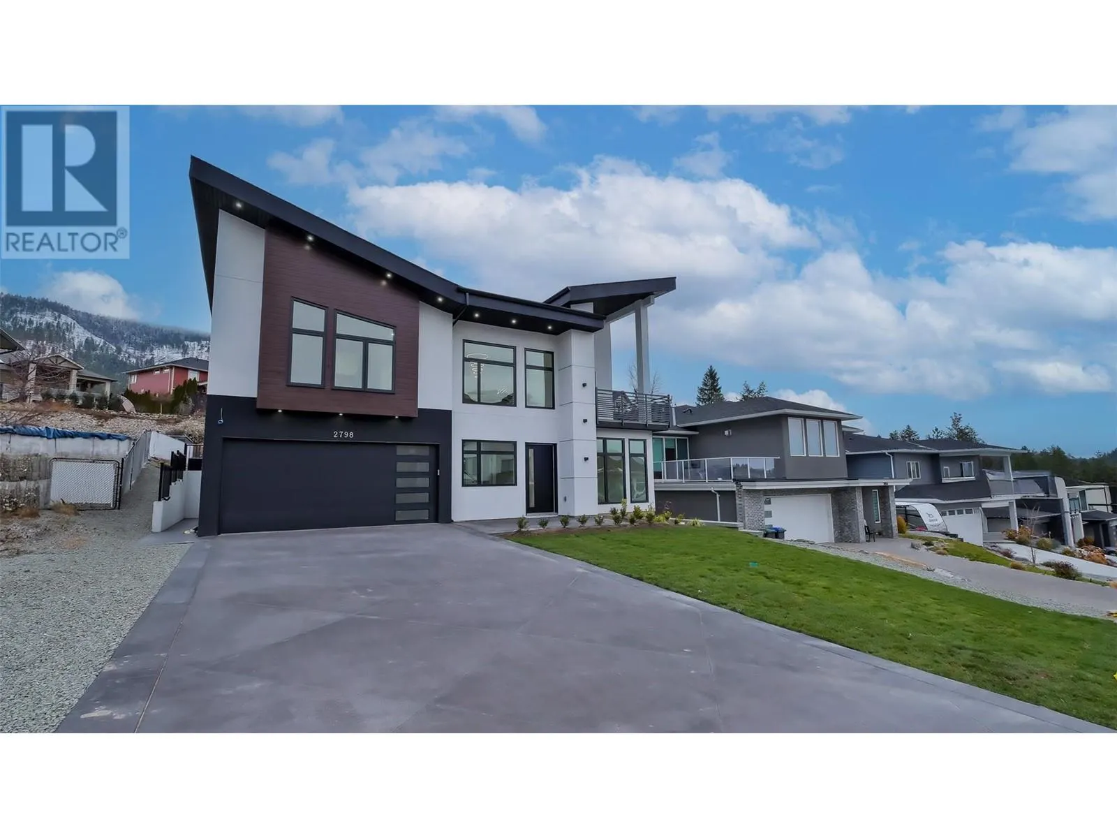 2798 Canyon Crest Drive