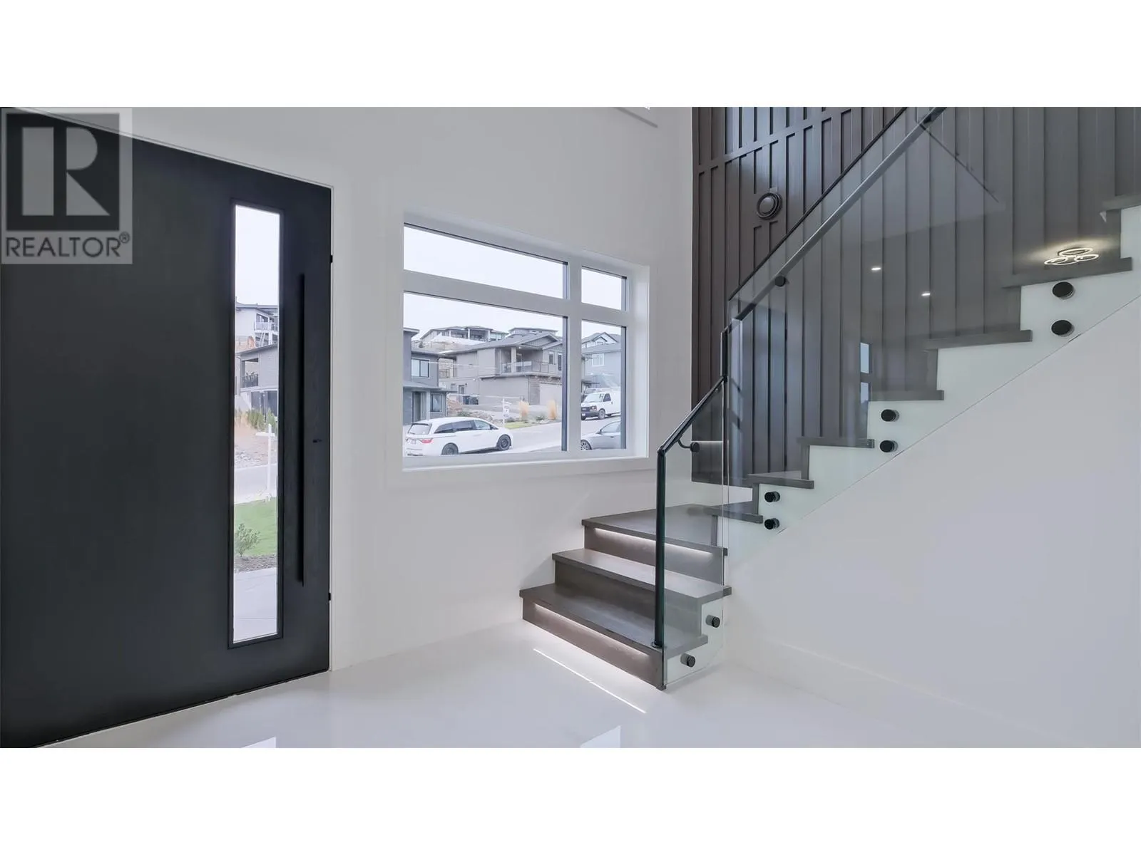 2798 Canyon Crest Drive
