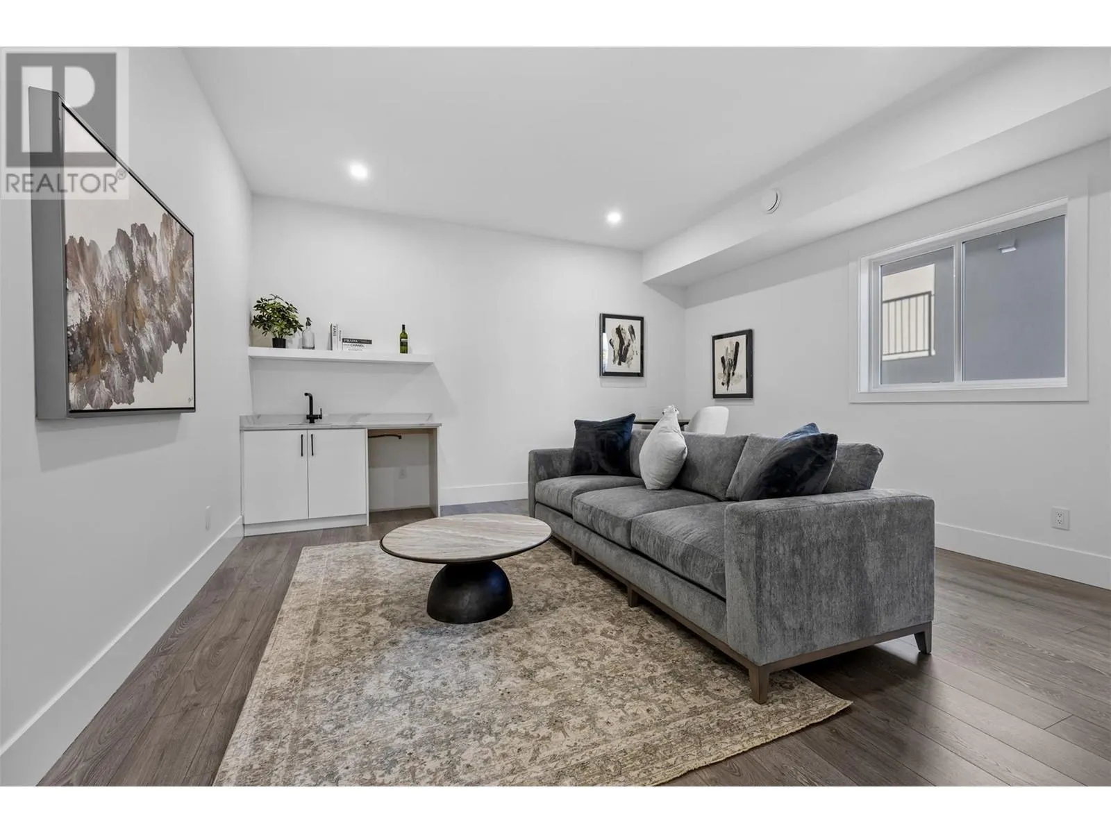 2798 Canyon Crest Drive