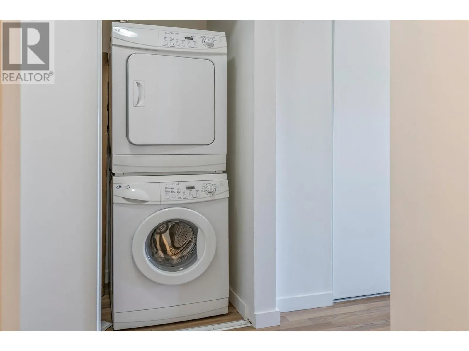 1550 Dickson Avenue Unit# 417