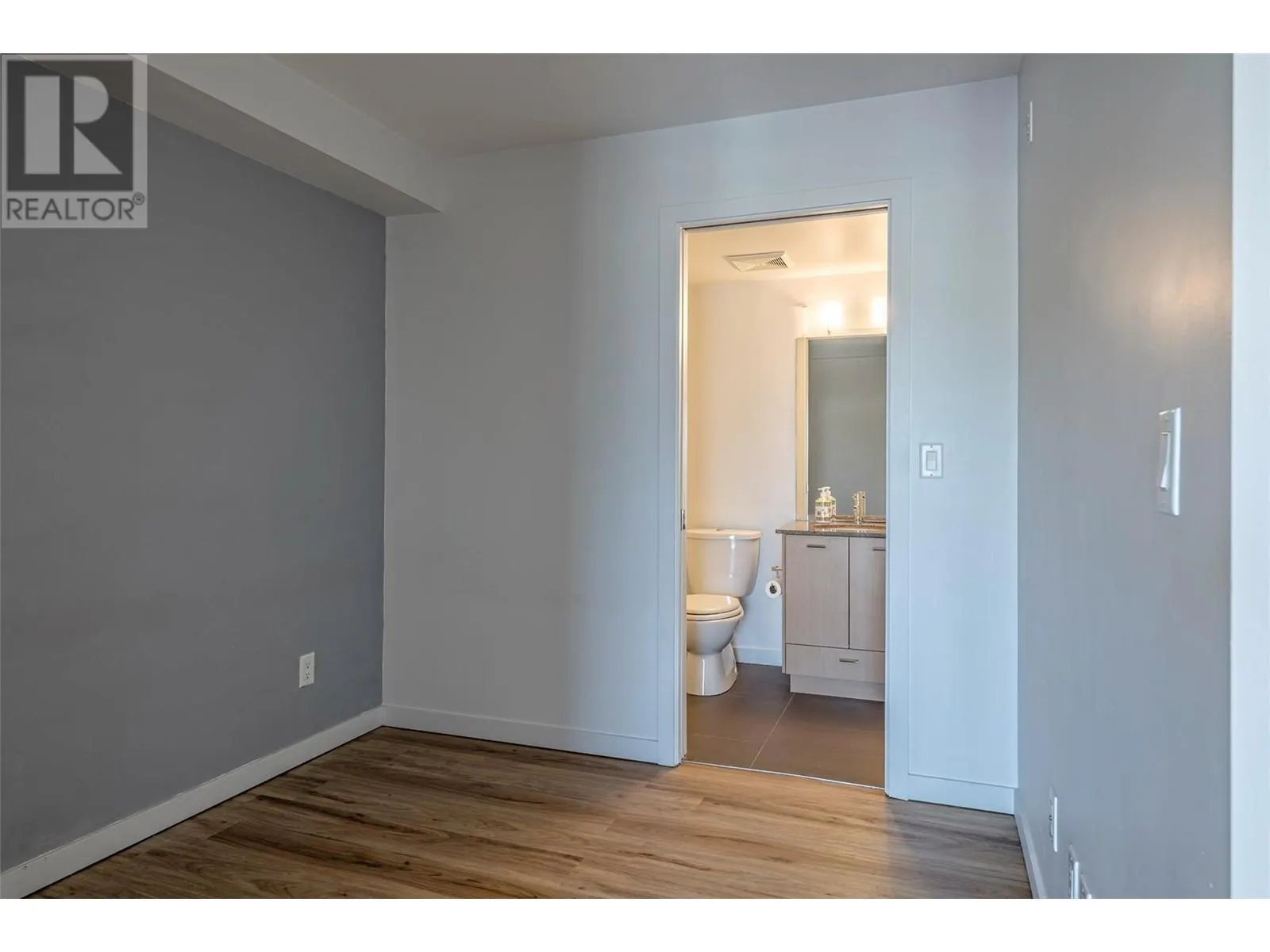 1550 Dickson Avenue Unit# 417