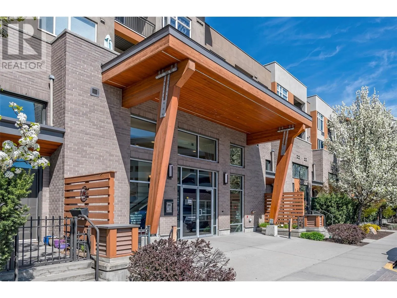 1550 Dickson Avenue Unit# 417