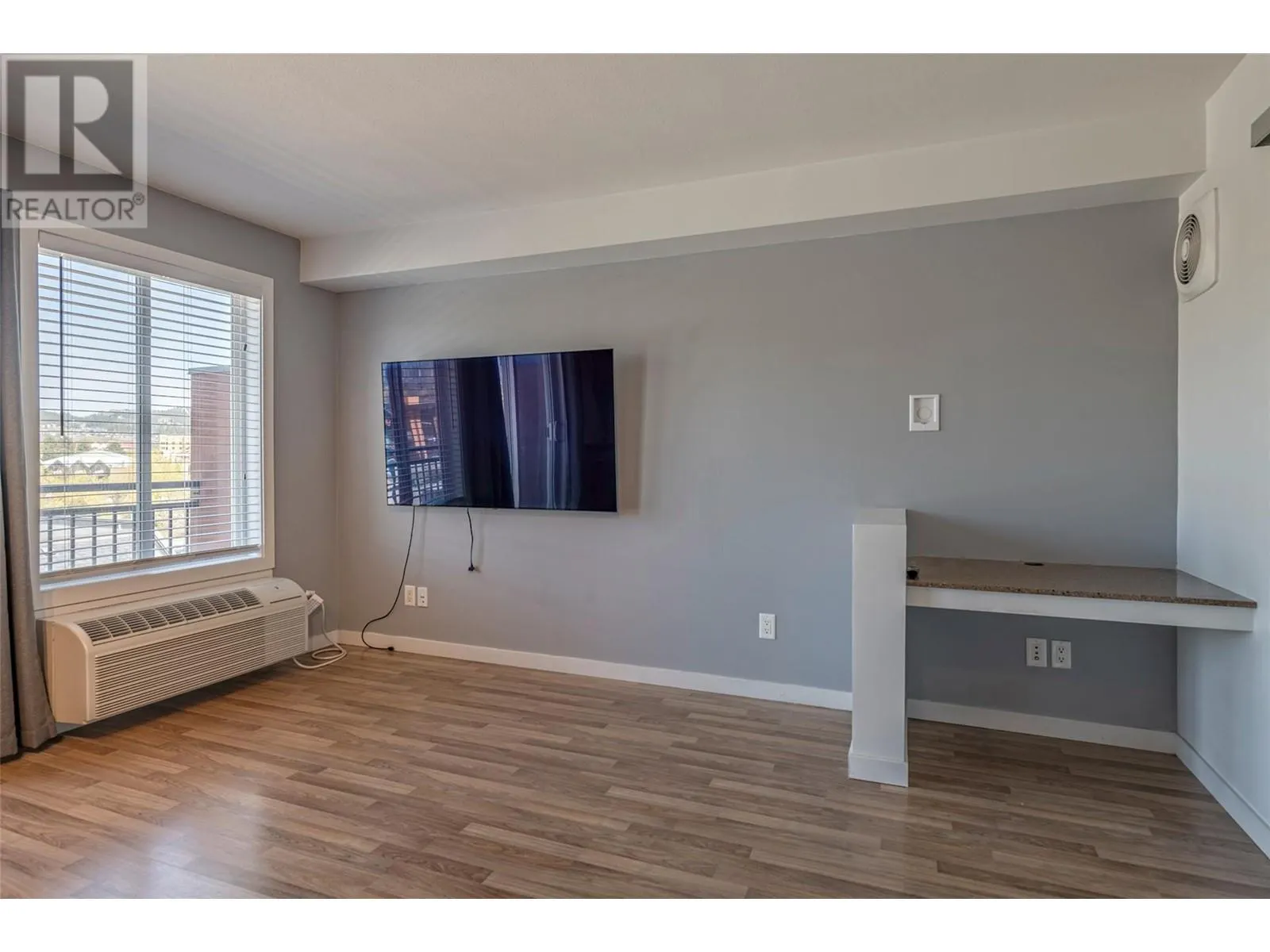 1550 Dickson Avenue Unit# 417