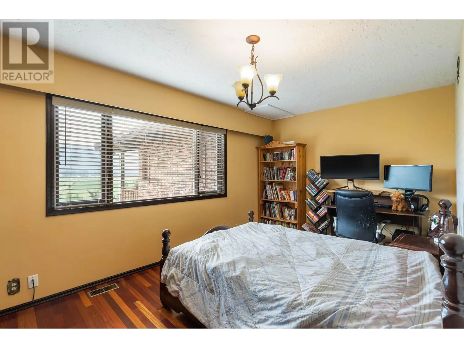 2545 Highway 6 E