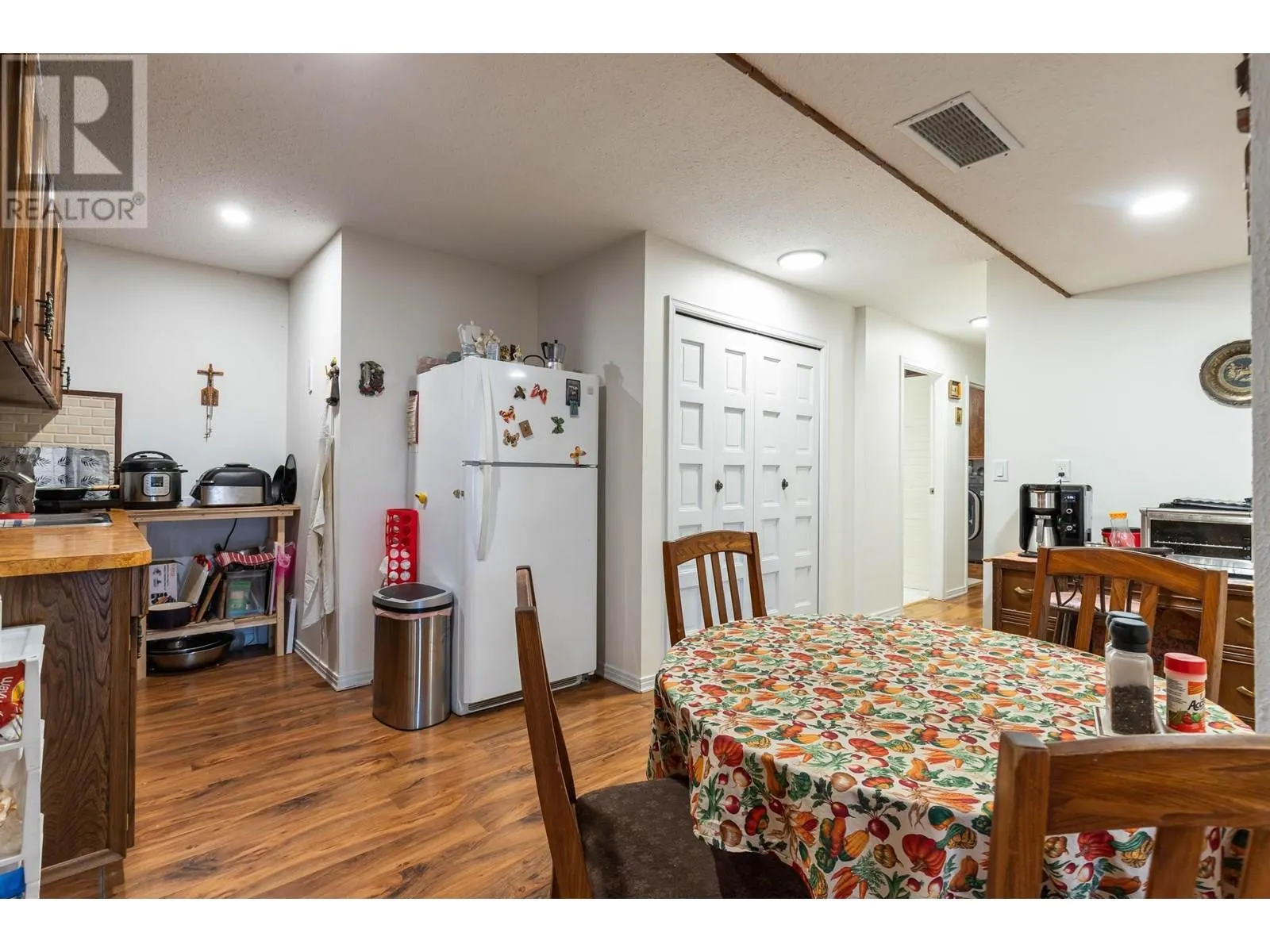 2545 Highway 6 E
