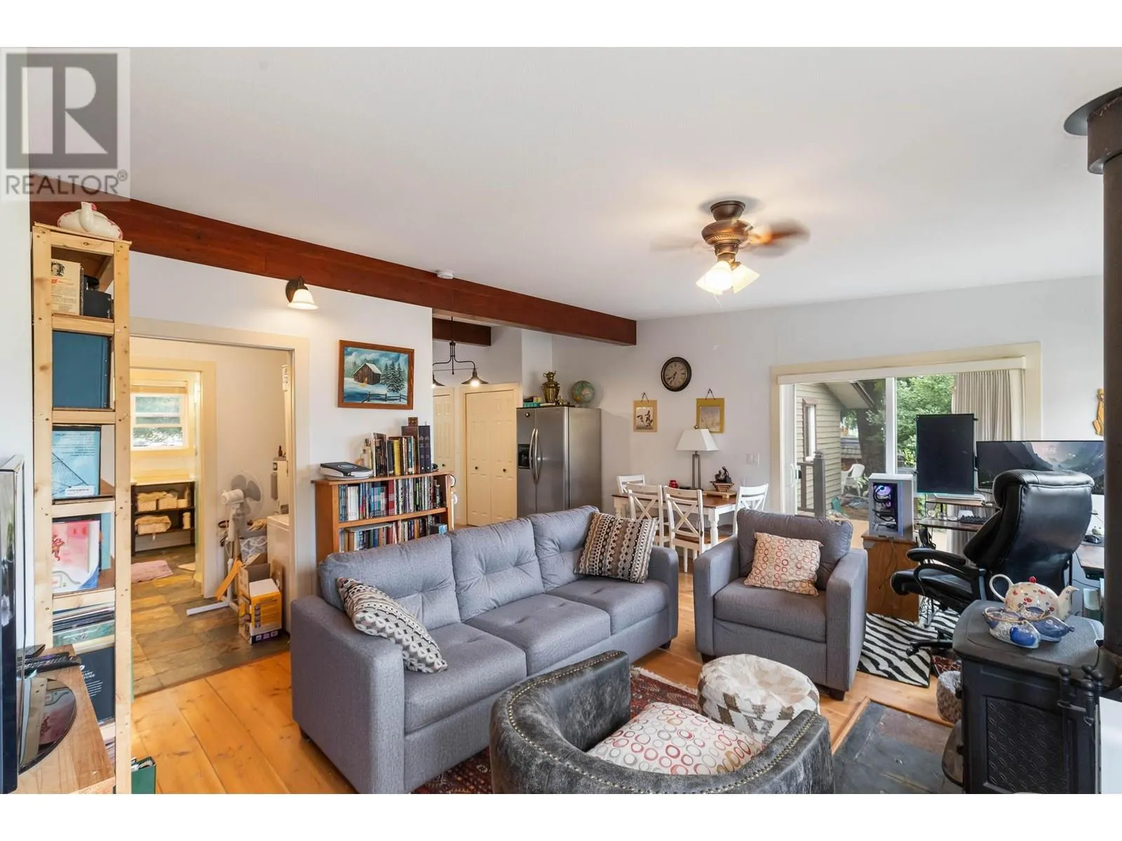 2545 Highway 6 E
