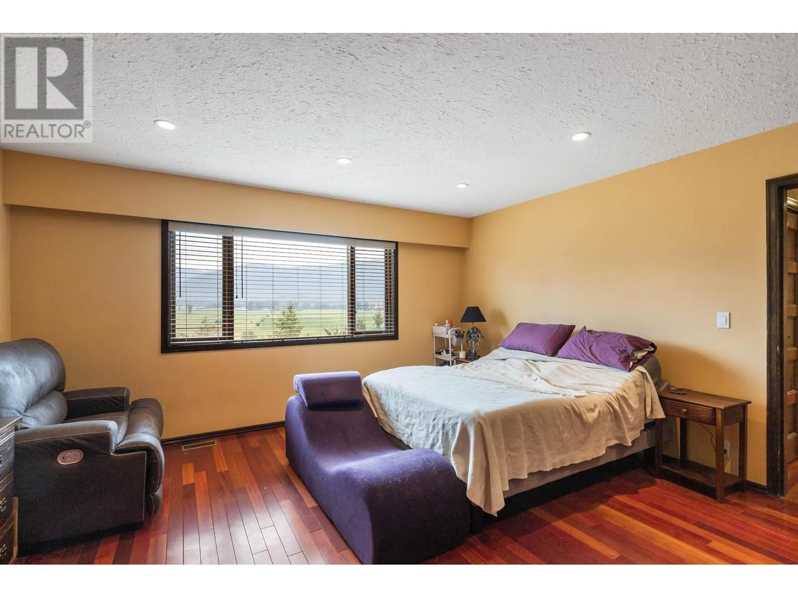 2545 Highway 6 E