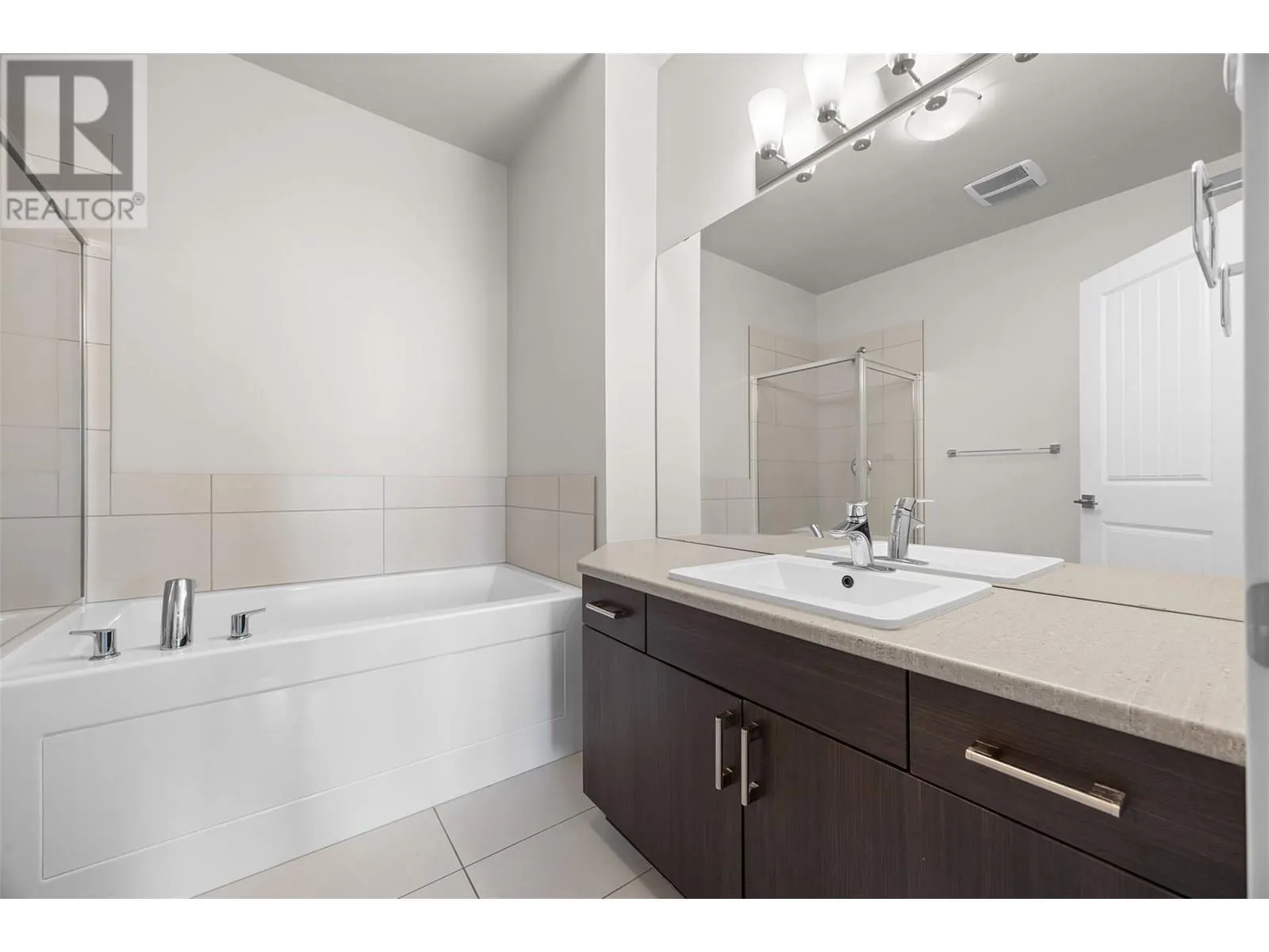 3731 Casorso Road Unit# 412