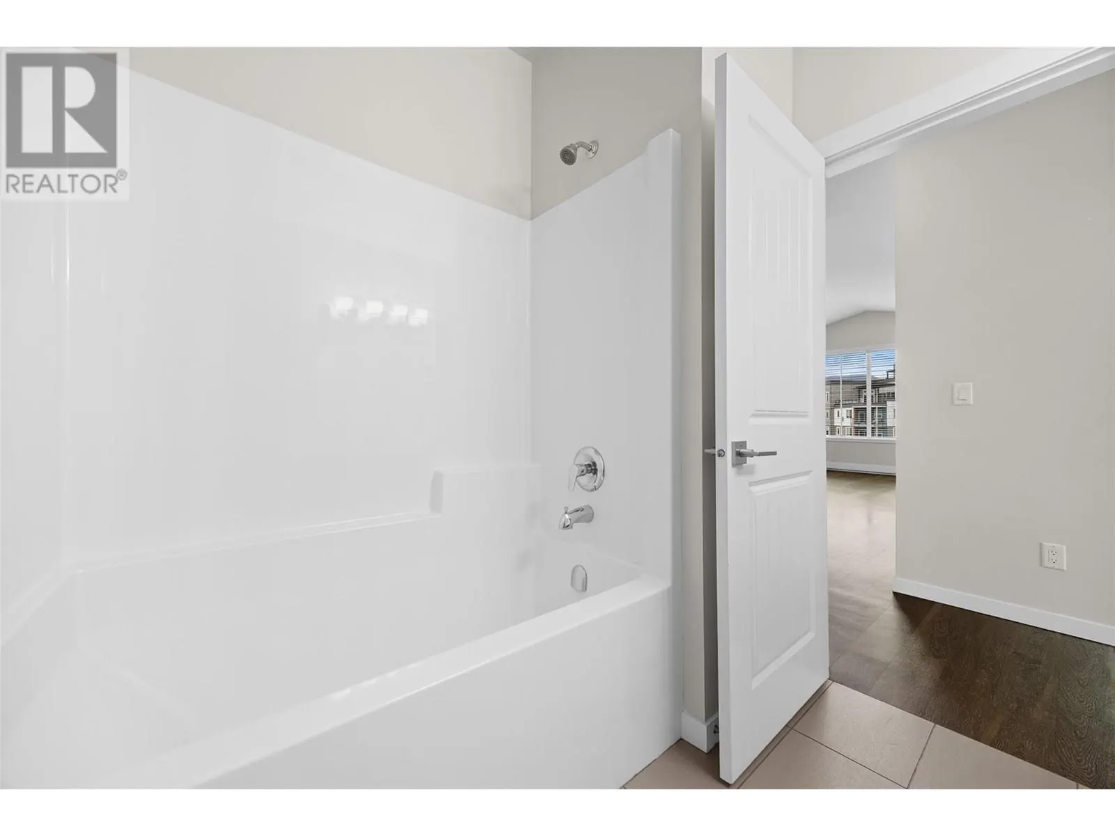 3731 Casorso Road Unit# 412