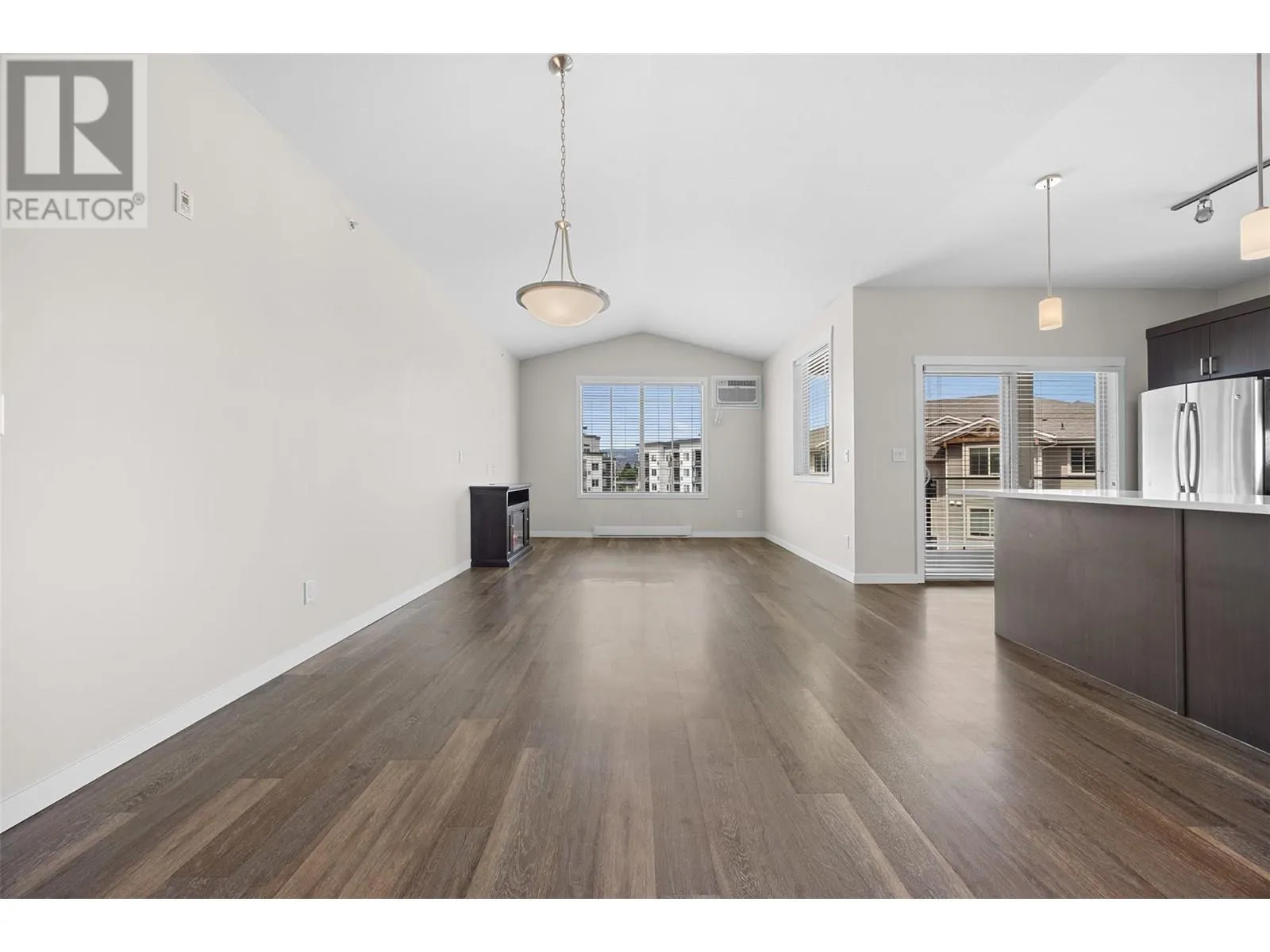 3731 Casorso Road Unit# 412