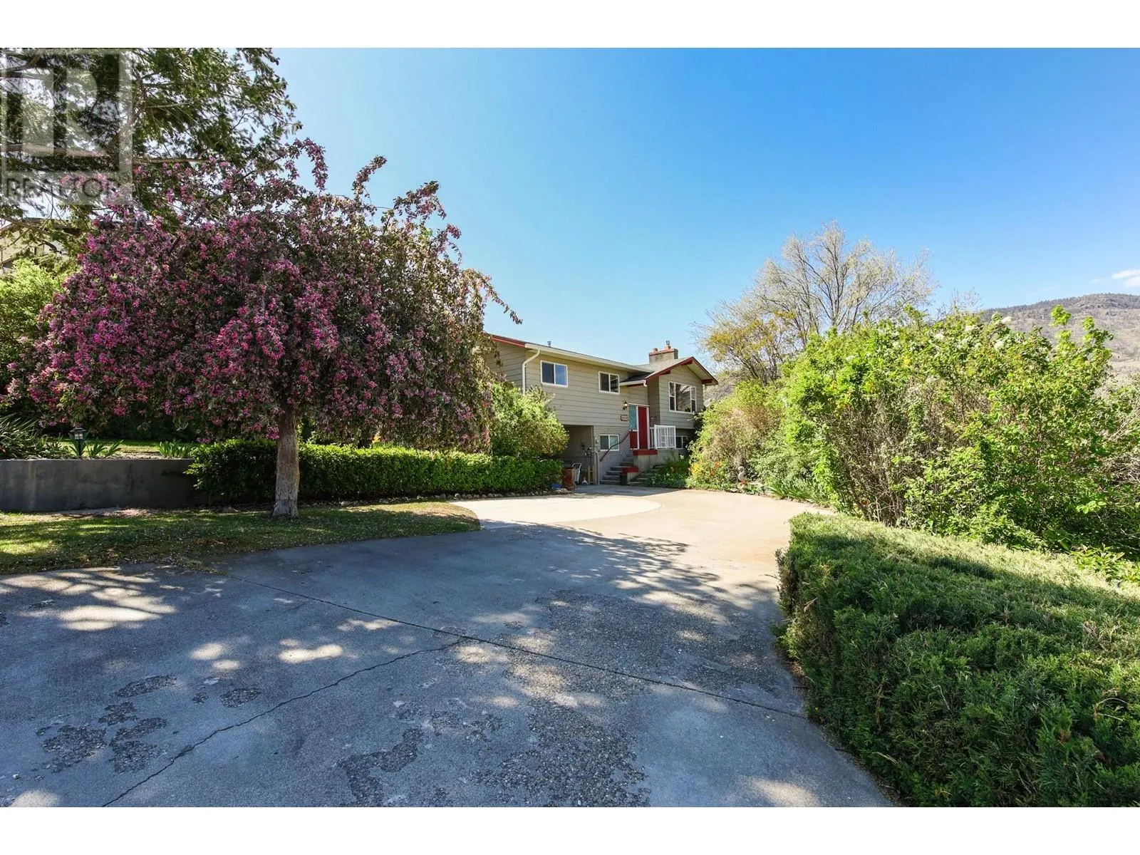 3 Dogwood Place