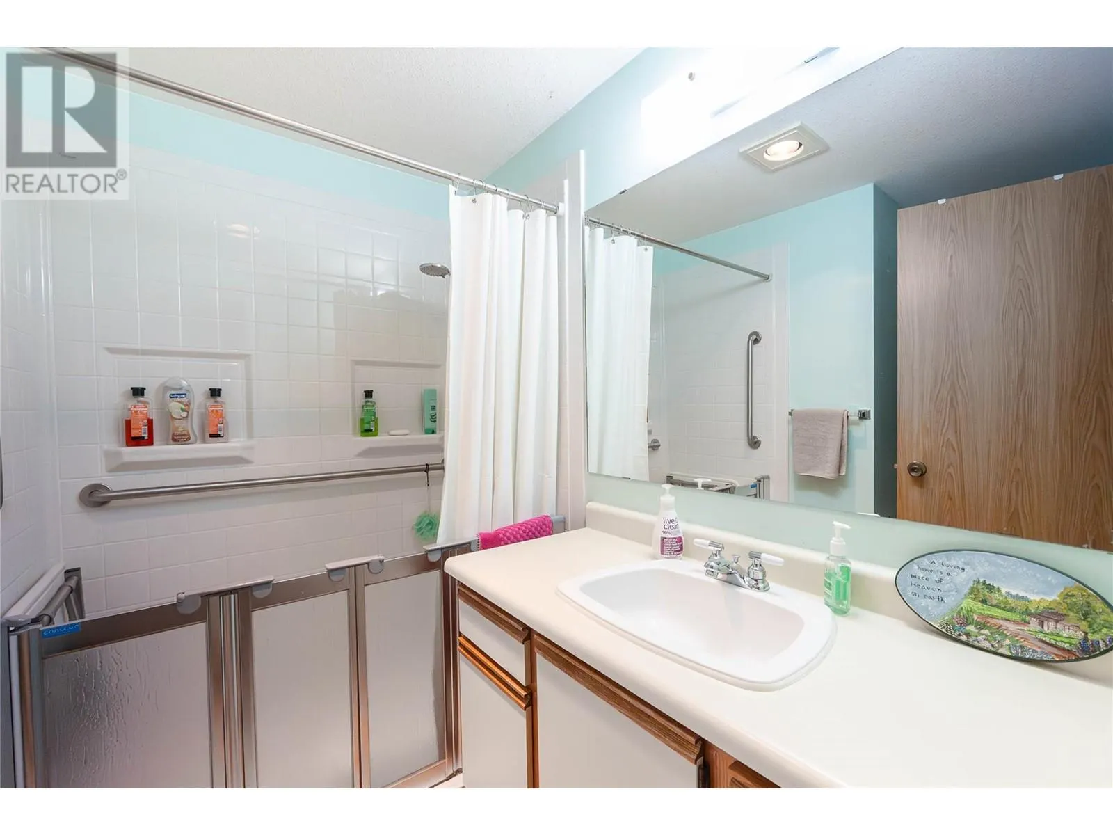 1055 glenwood Avenue Unit# 208