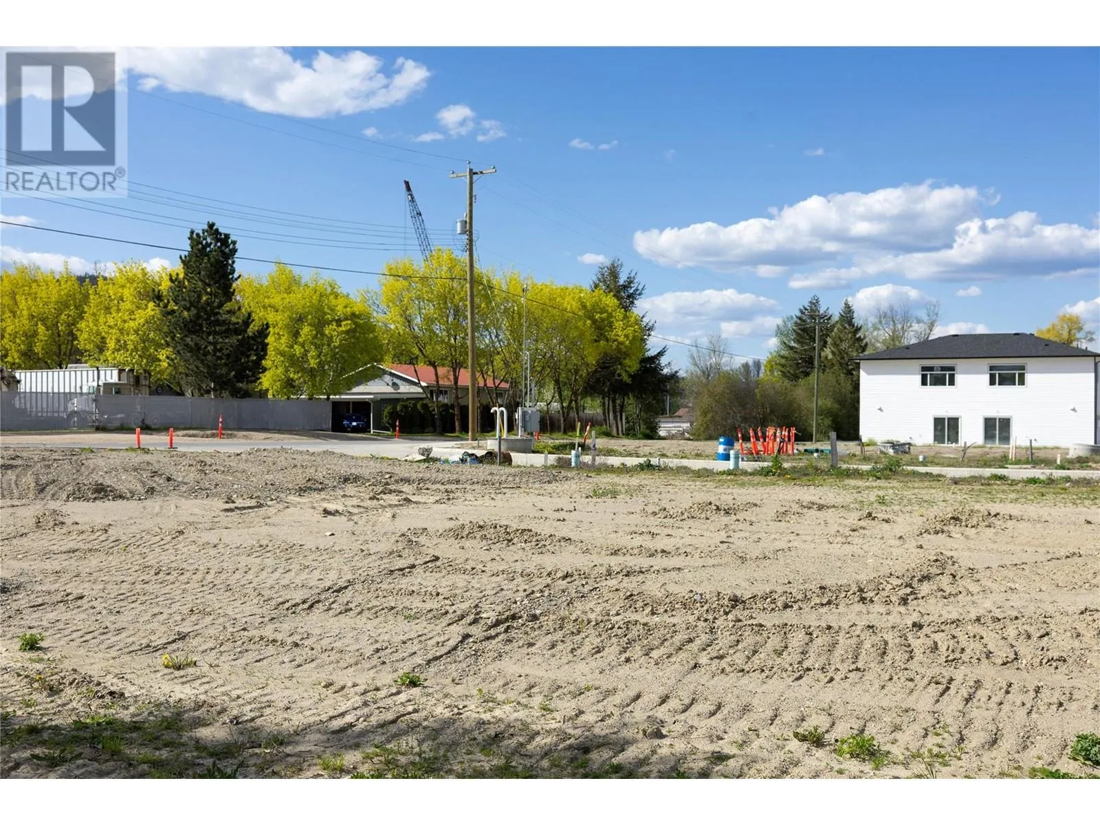 2028 Viewmount Court Lot# 33